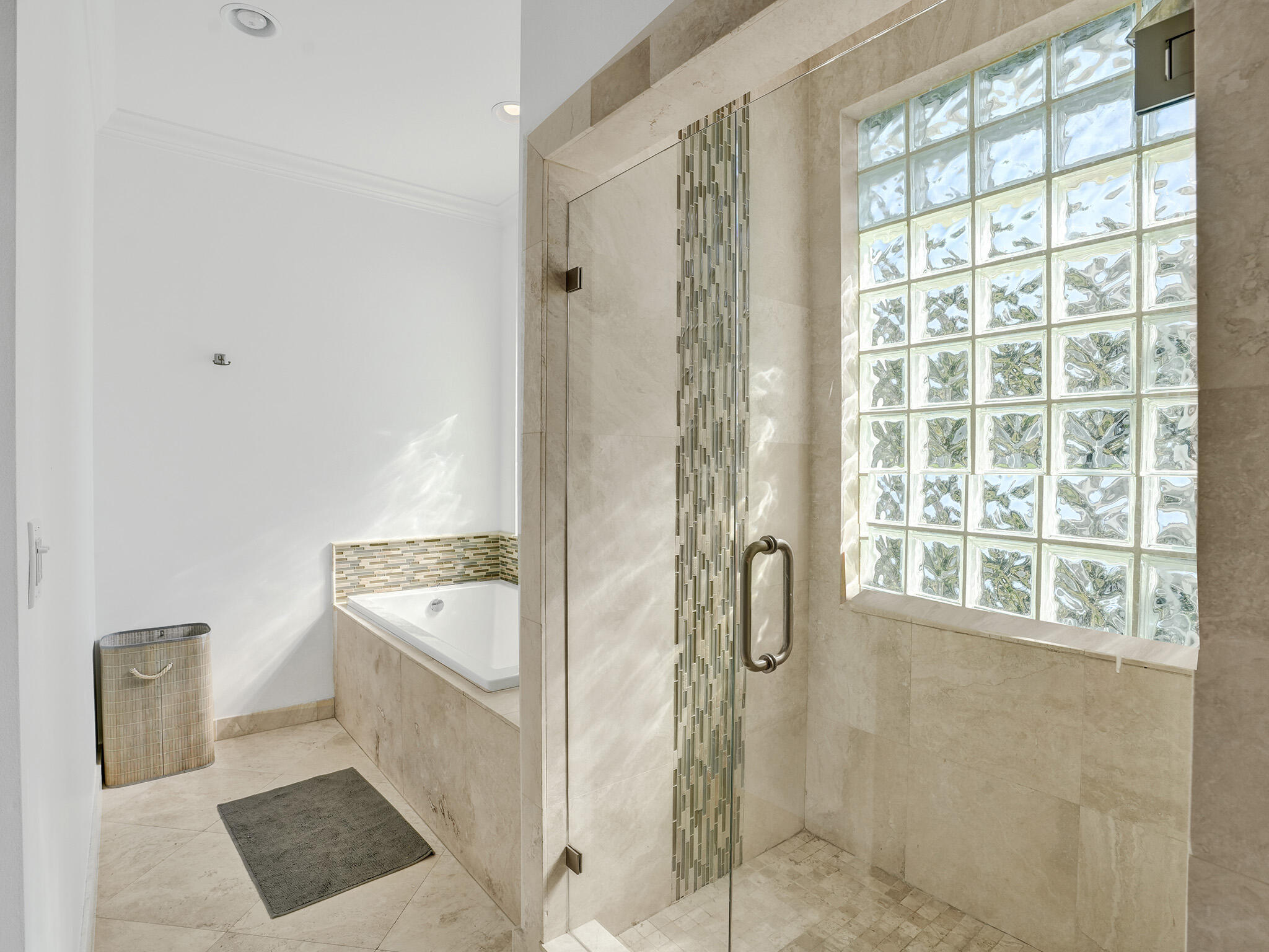 319 NW 15th Street