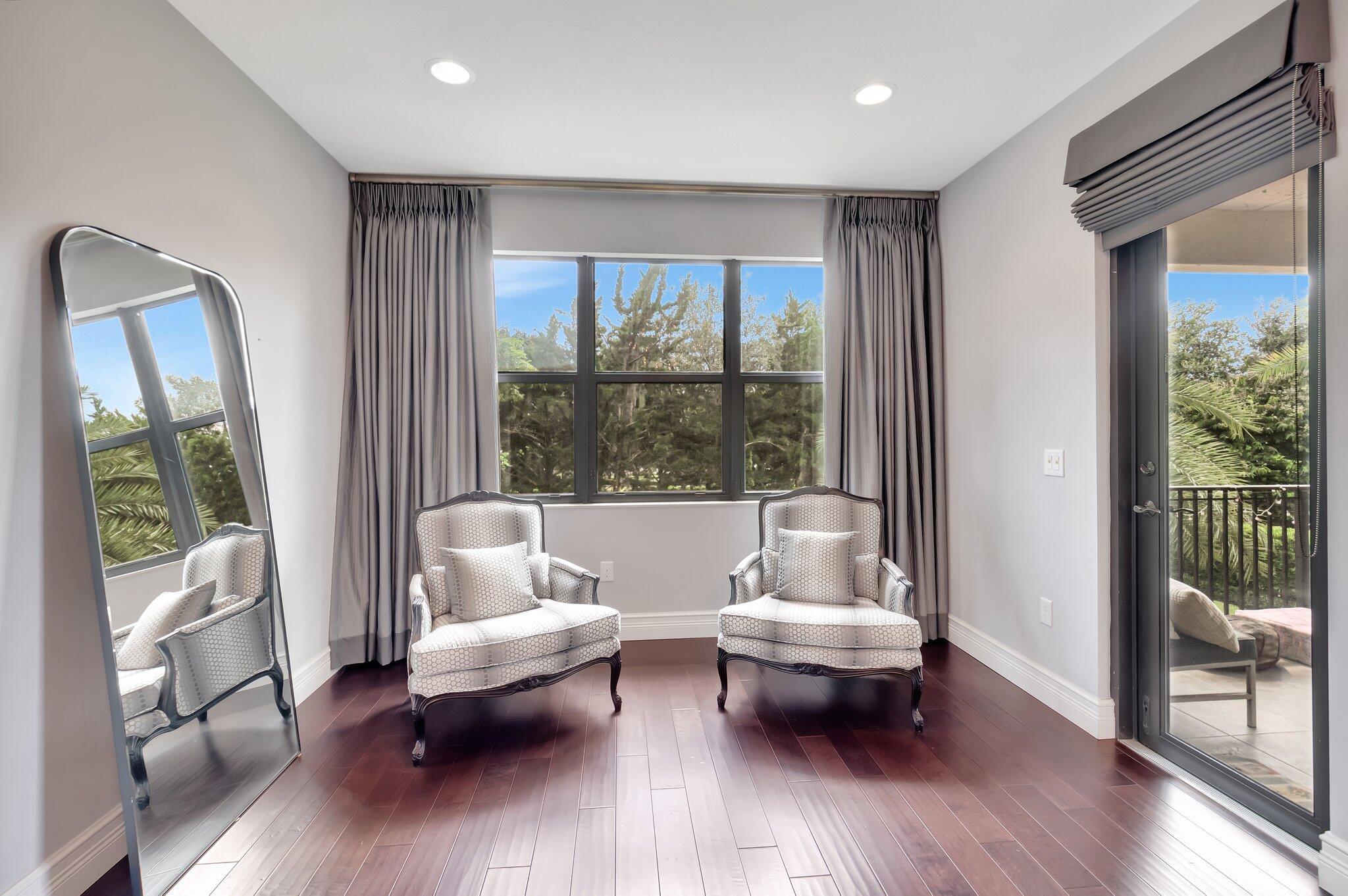 8301 Hawks Gully Avenue