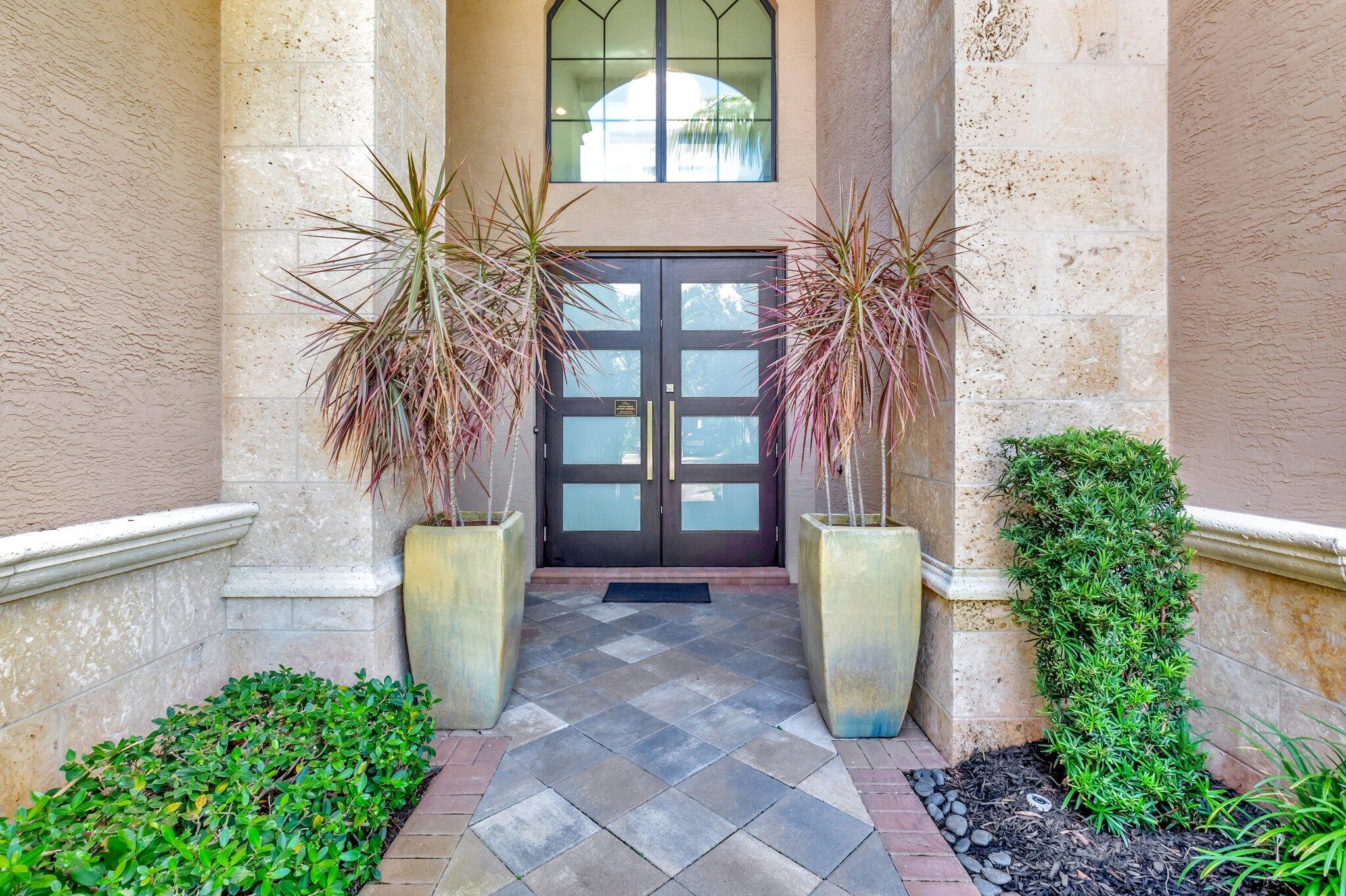 8301 Hawks Gully Avenue