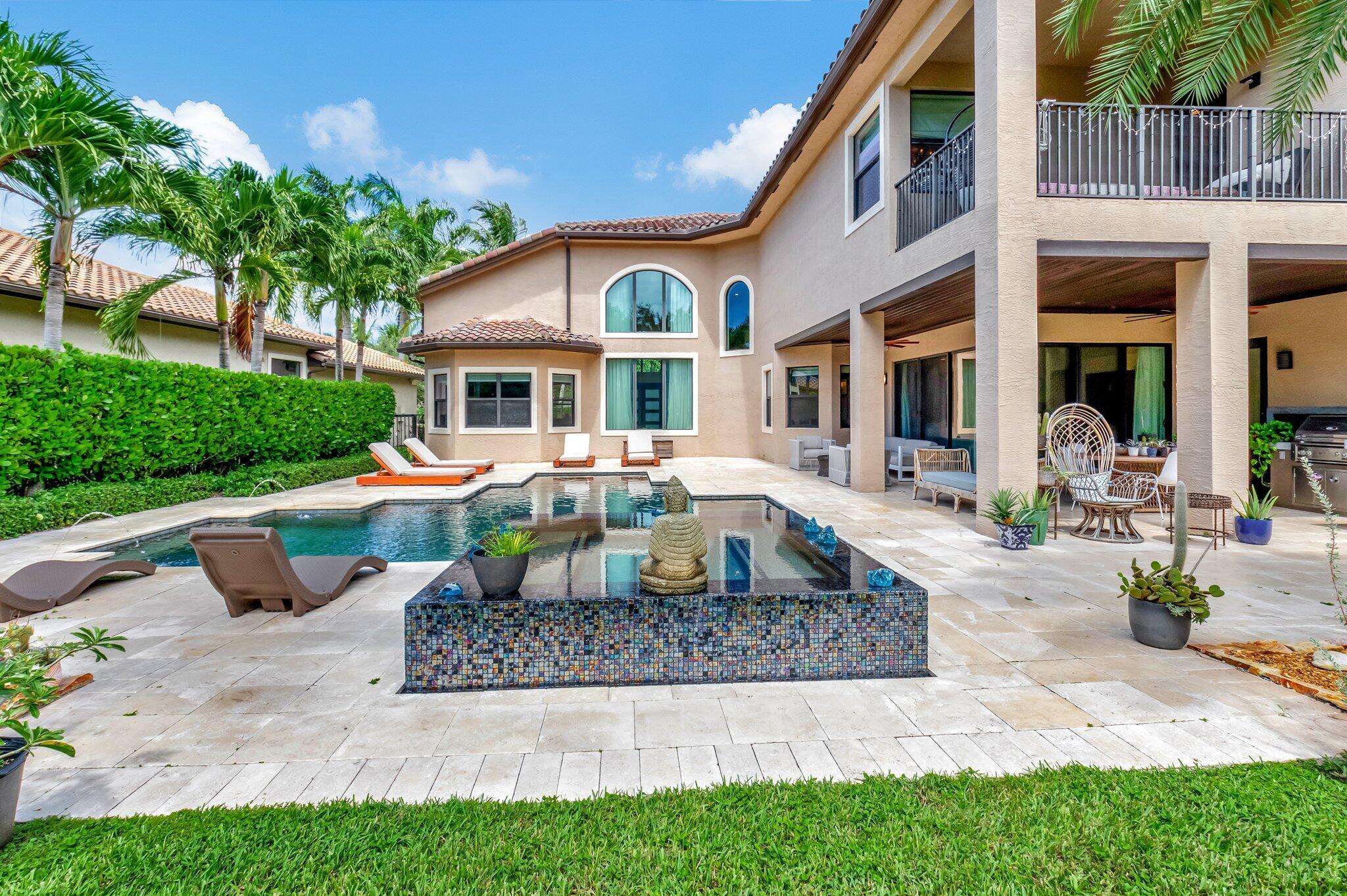 8301 Hawks Gully Avenue