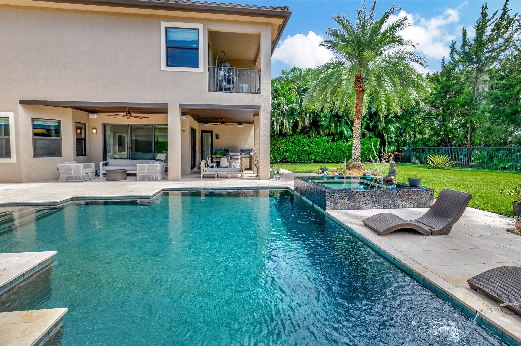 8301 Hawks Gully Avenue