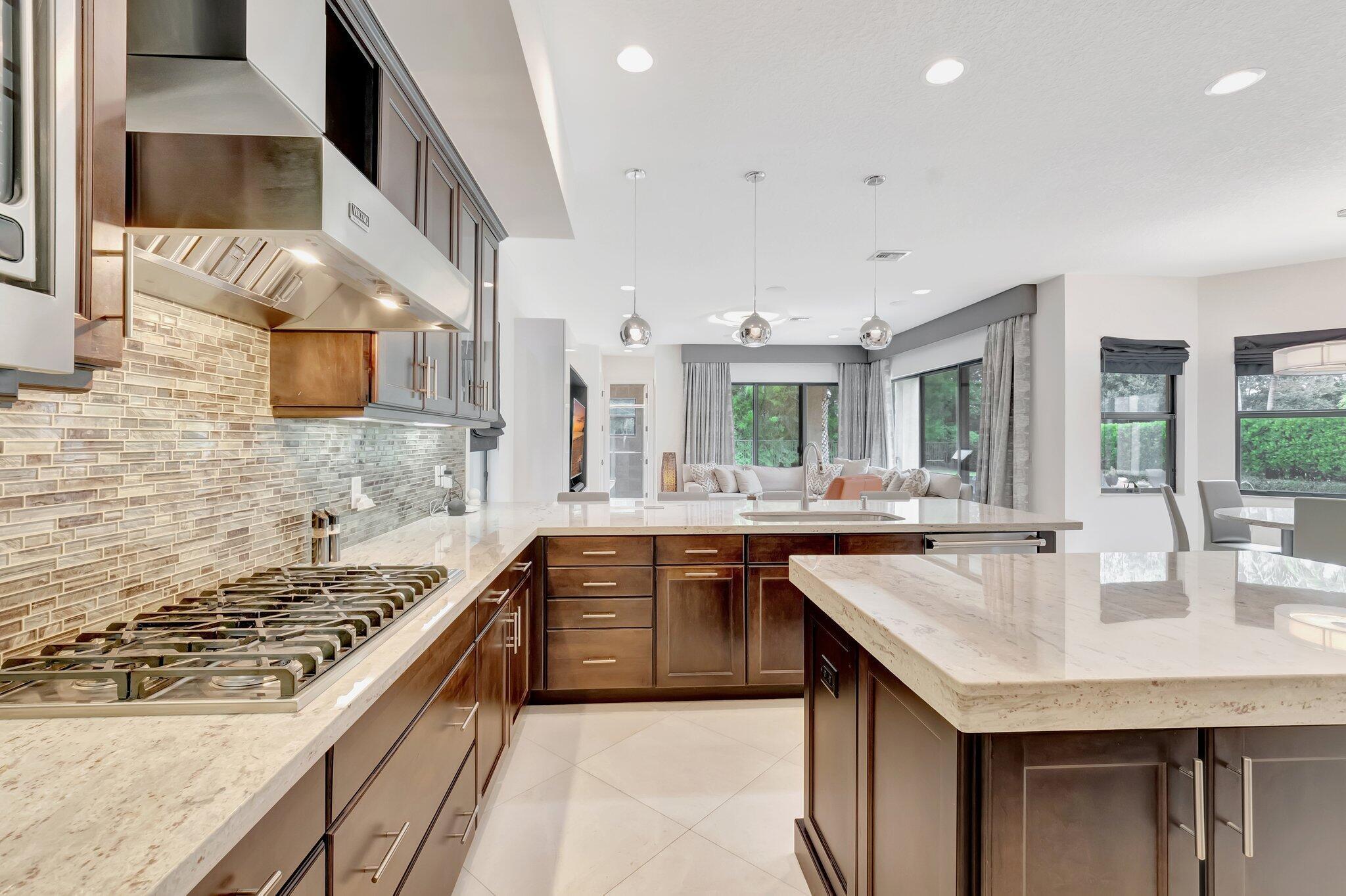 8301 Hawks Gully Avenue