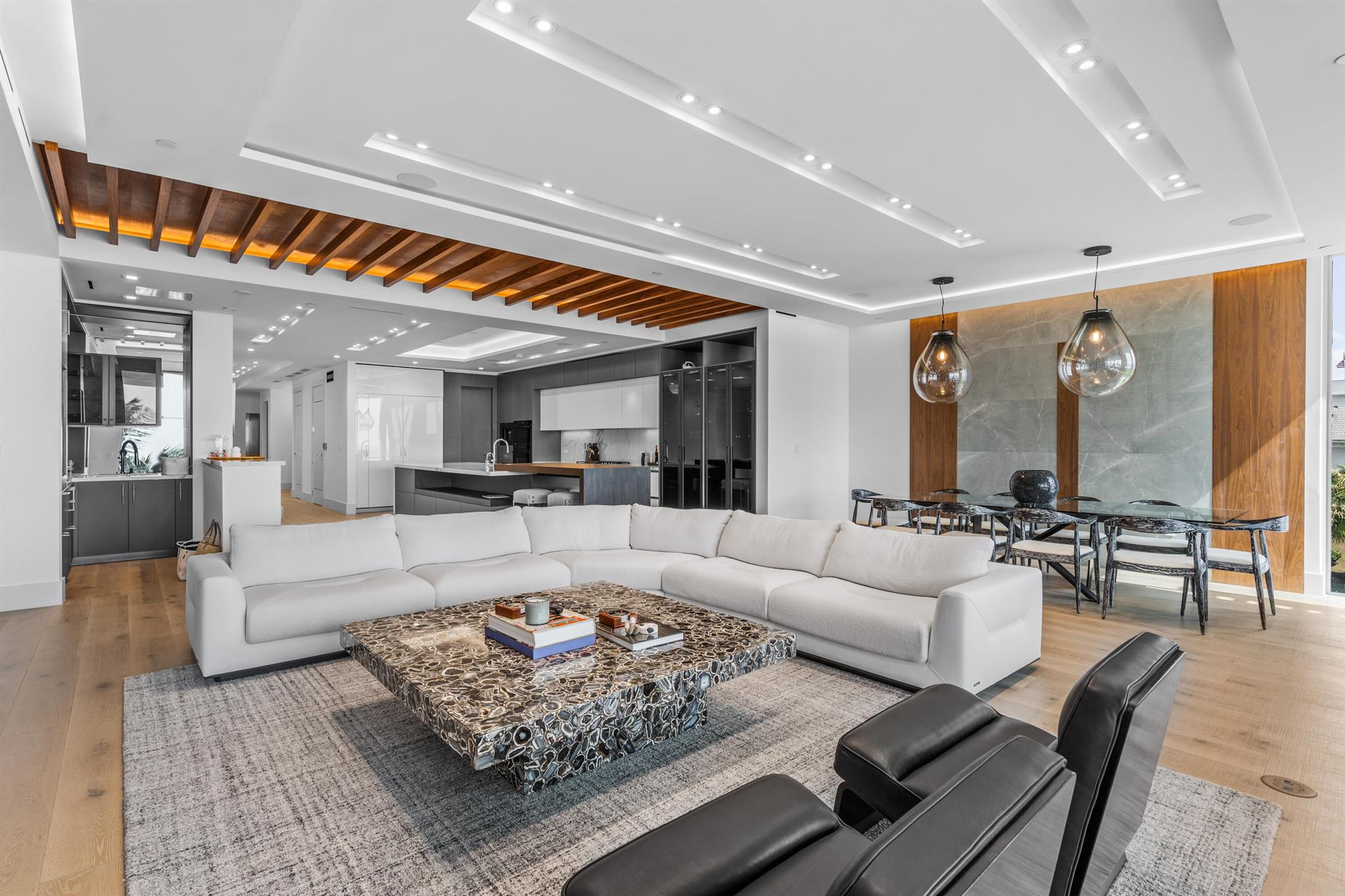 1901 S Ocean Boulevard 19