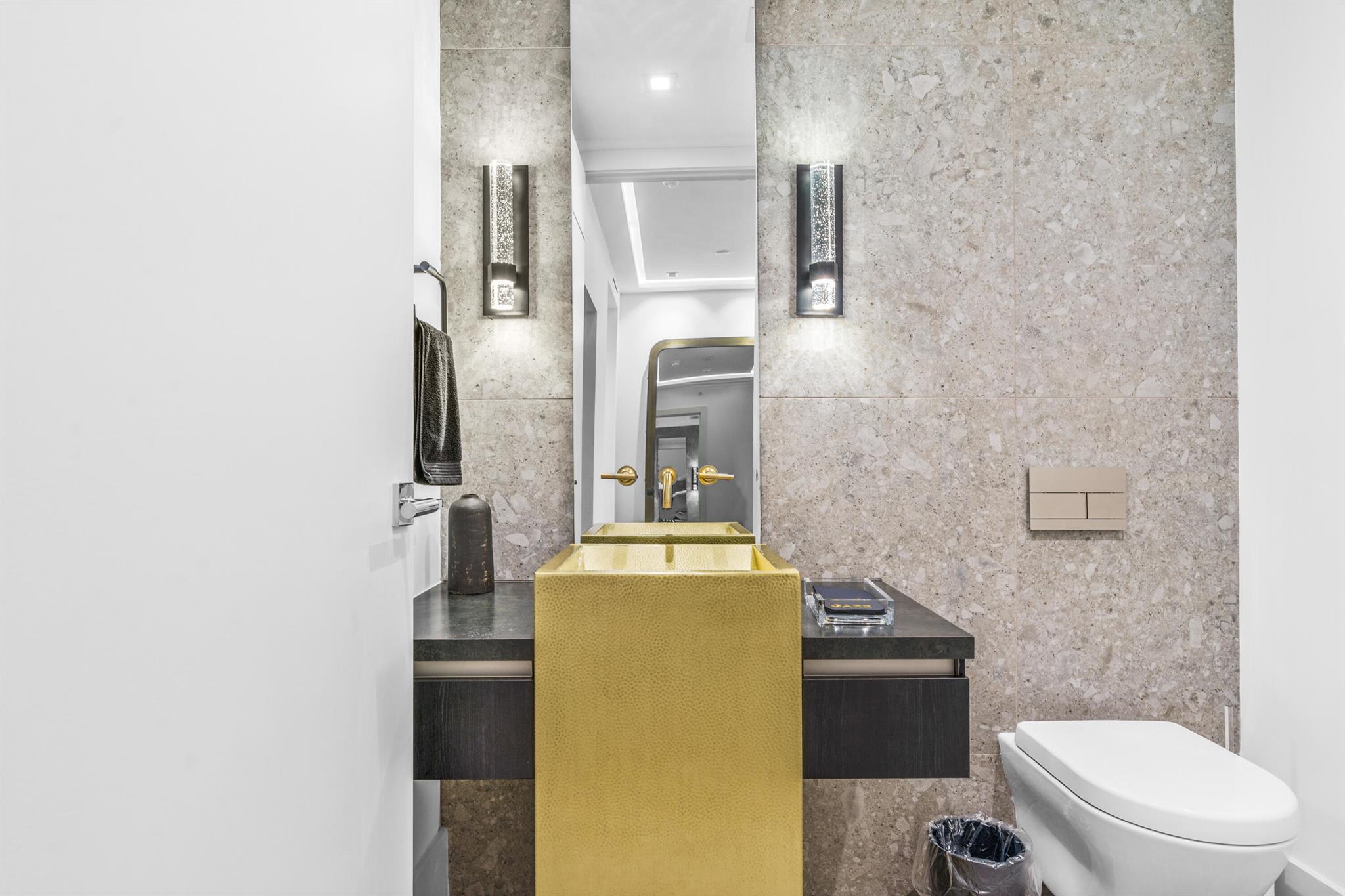 1901 S Ocean Boulevard 19