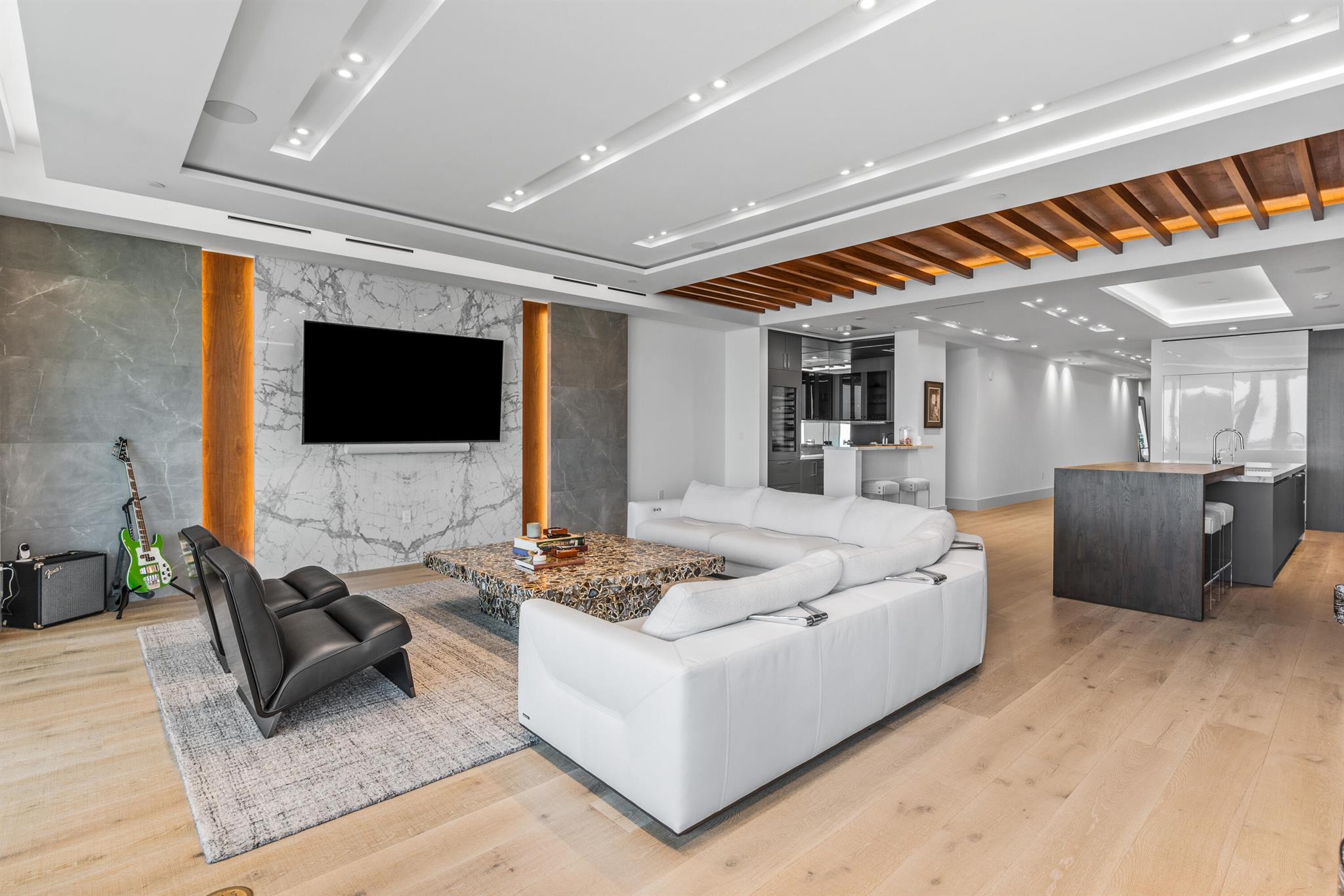 1901 S Ocean Boulevard 19