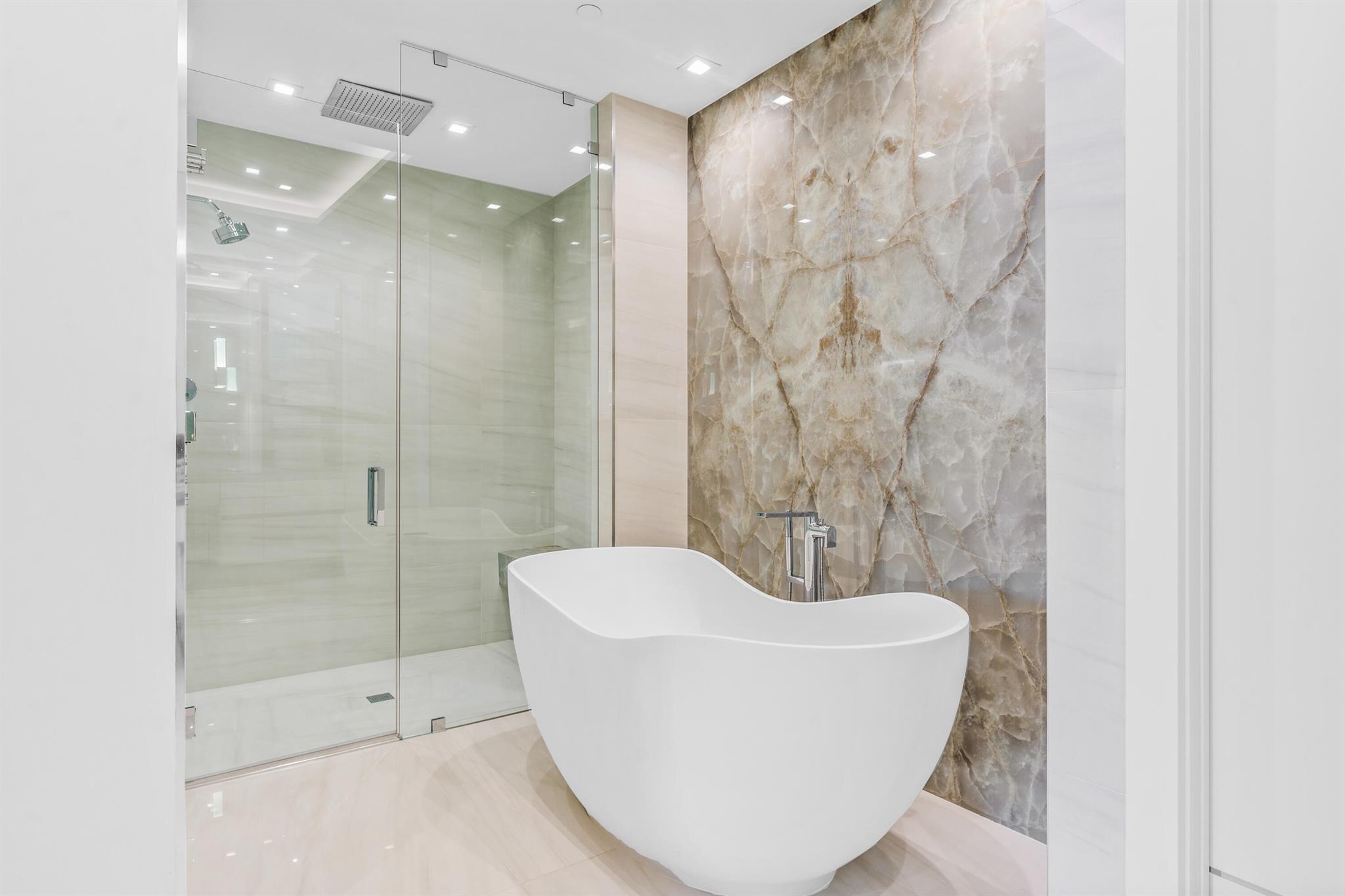 1901 S Ocean Boulevard 19