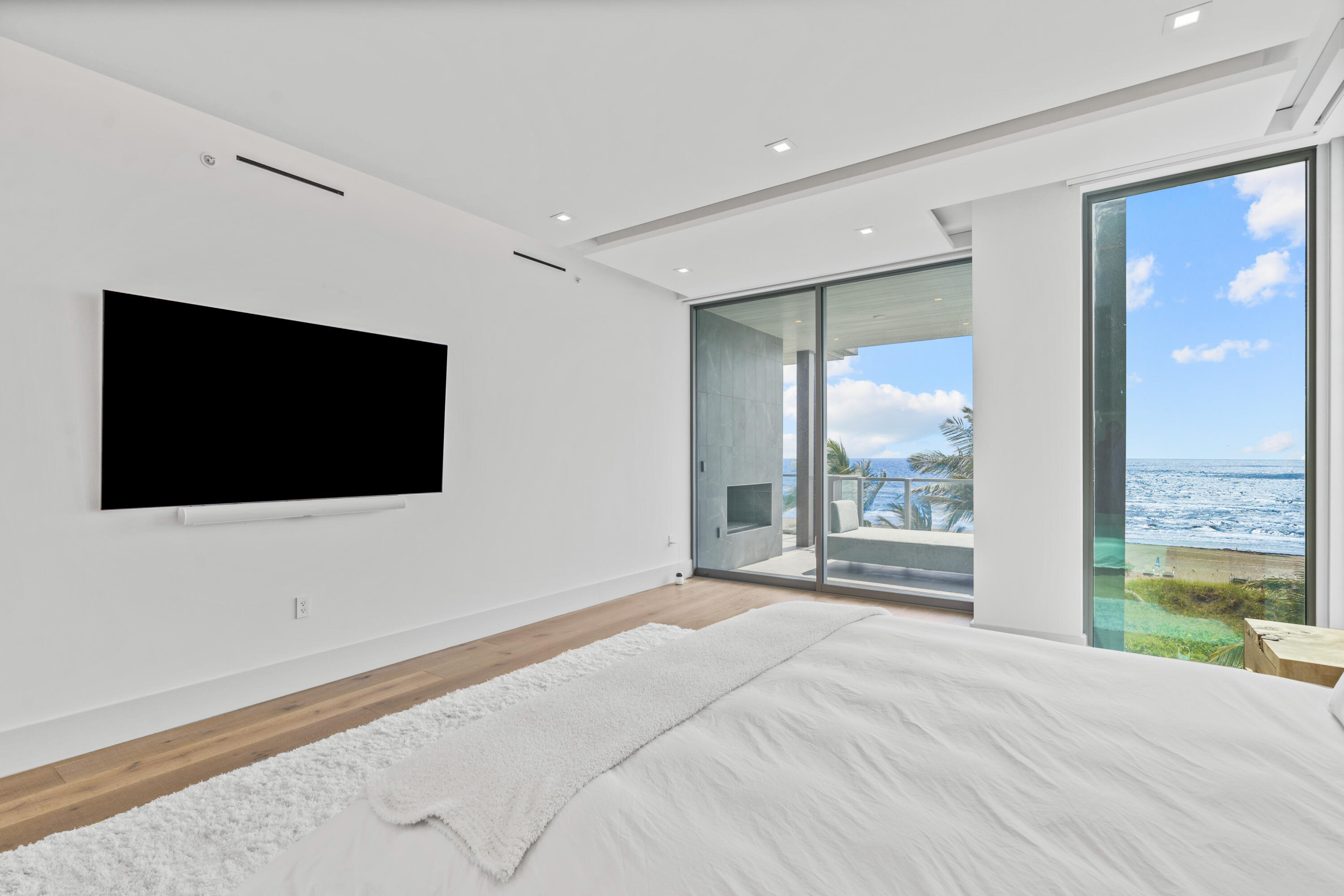 1901 S Ocean Boulevard 19