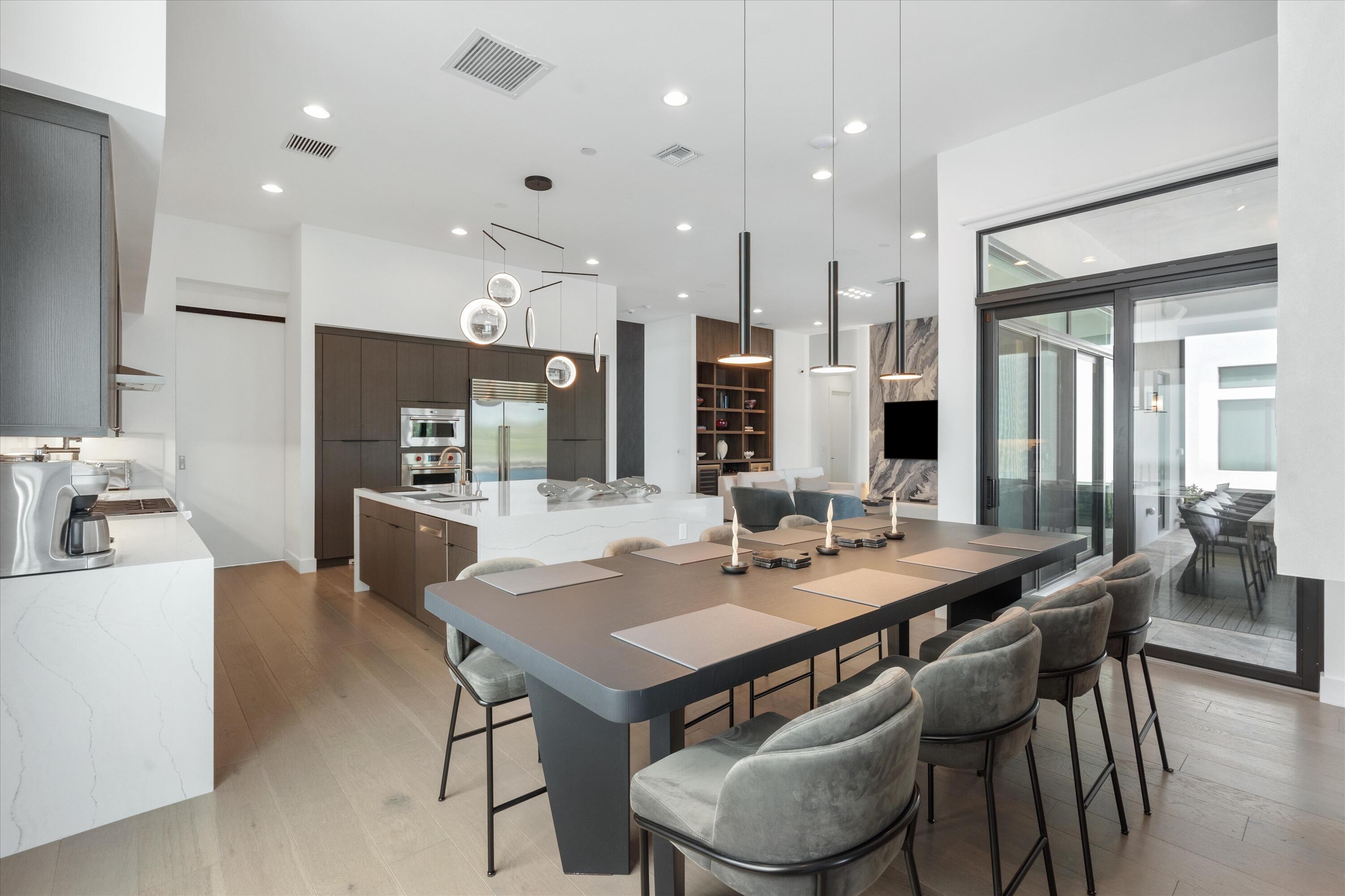 9964 Espresso Manor