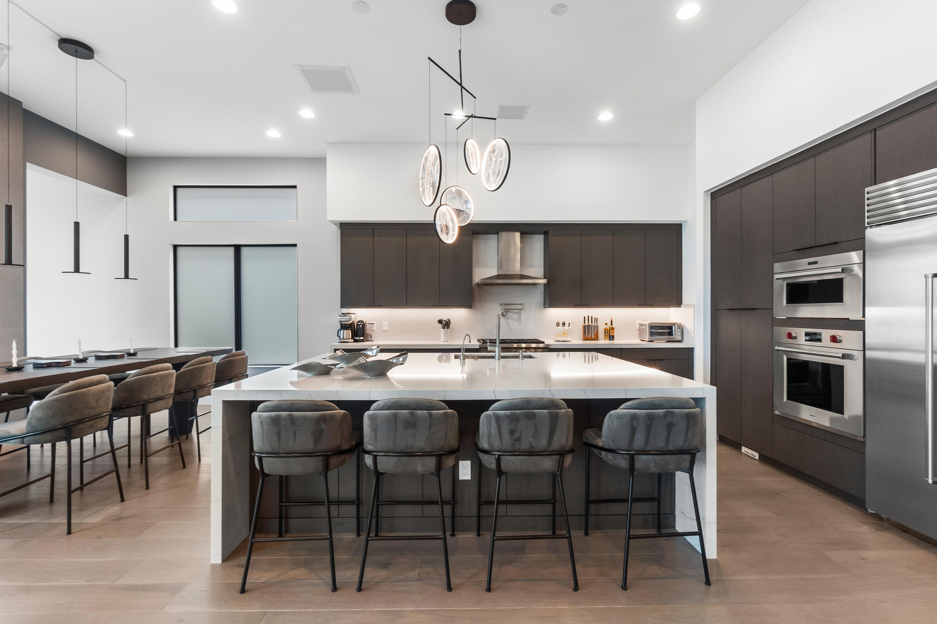 9964 Espresso Manor
