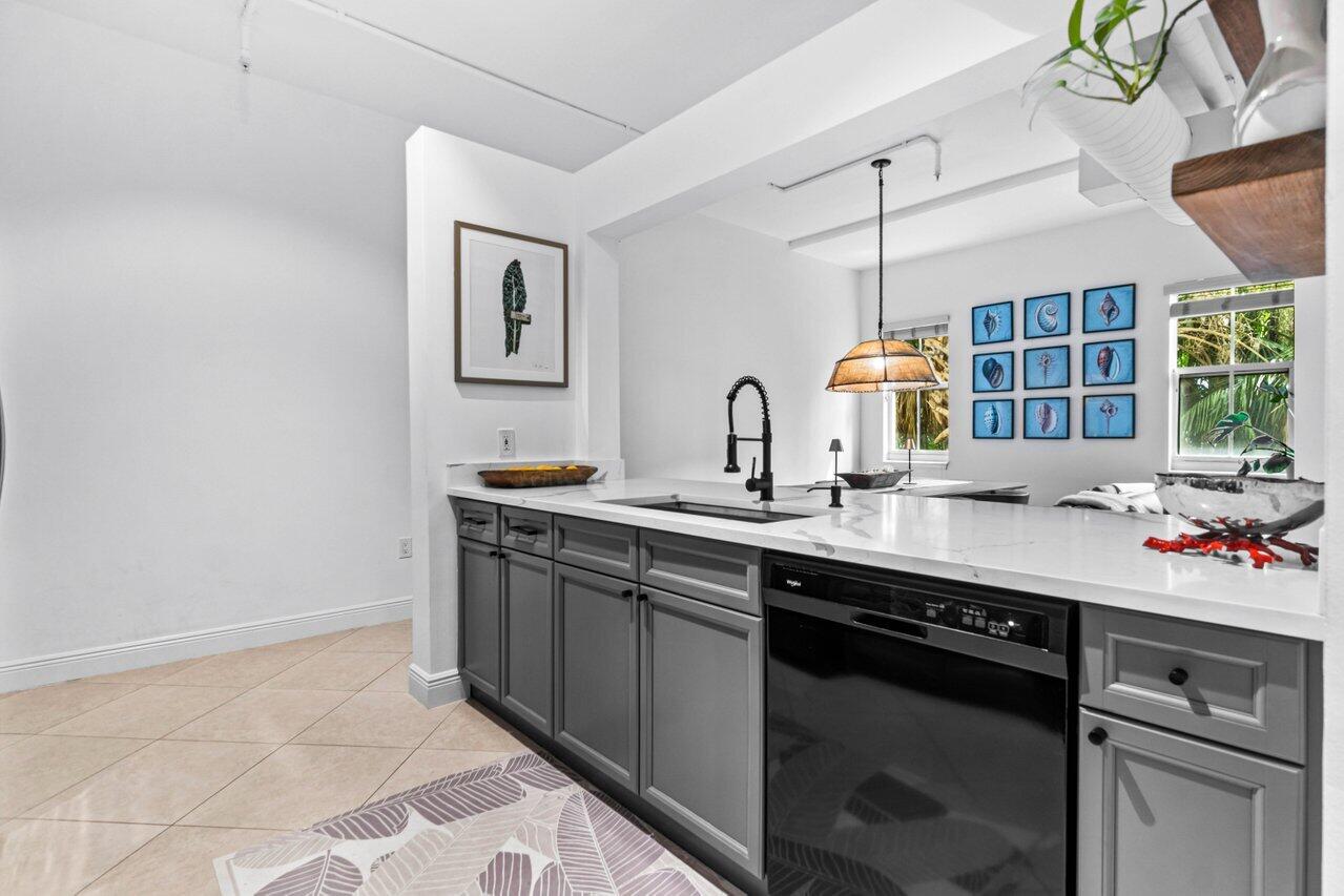 3940 N Flagler Drive 204