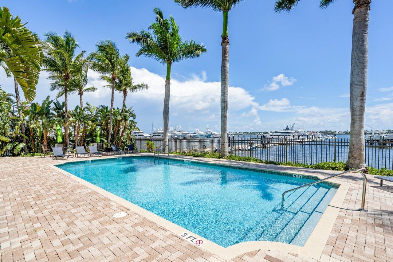 3940 N Flagler Drive 204
