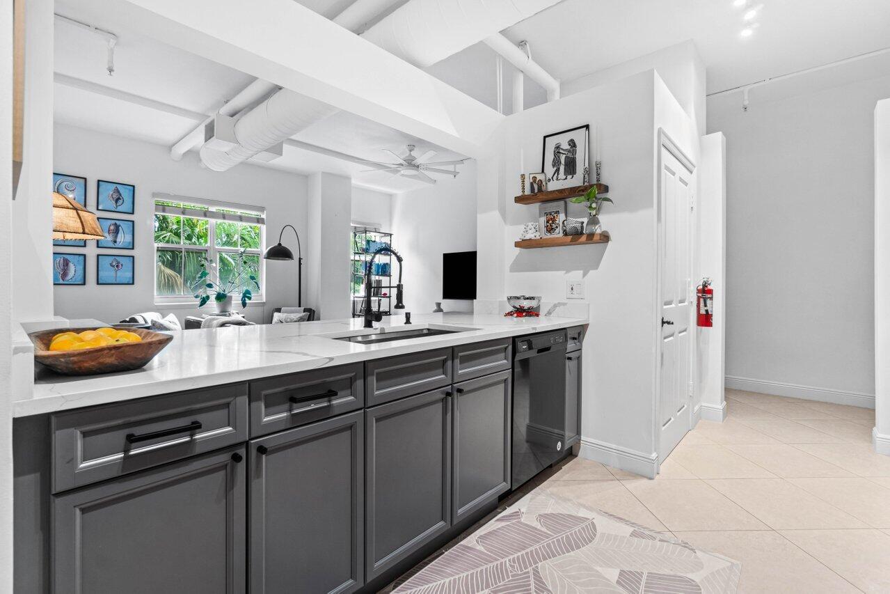 3940 N Flagler Drive 204