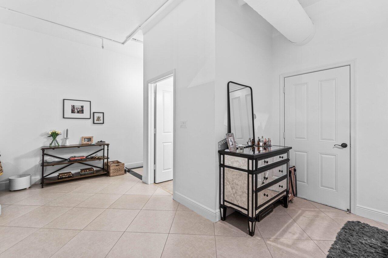 3940 N Flagler Drive 204