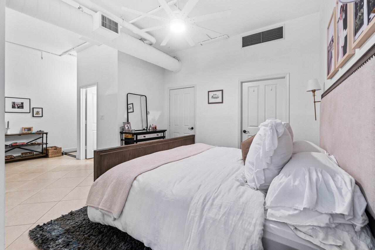 3940 N Flagler Drive 204