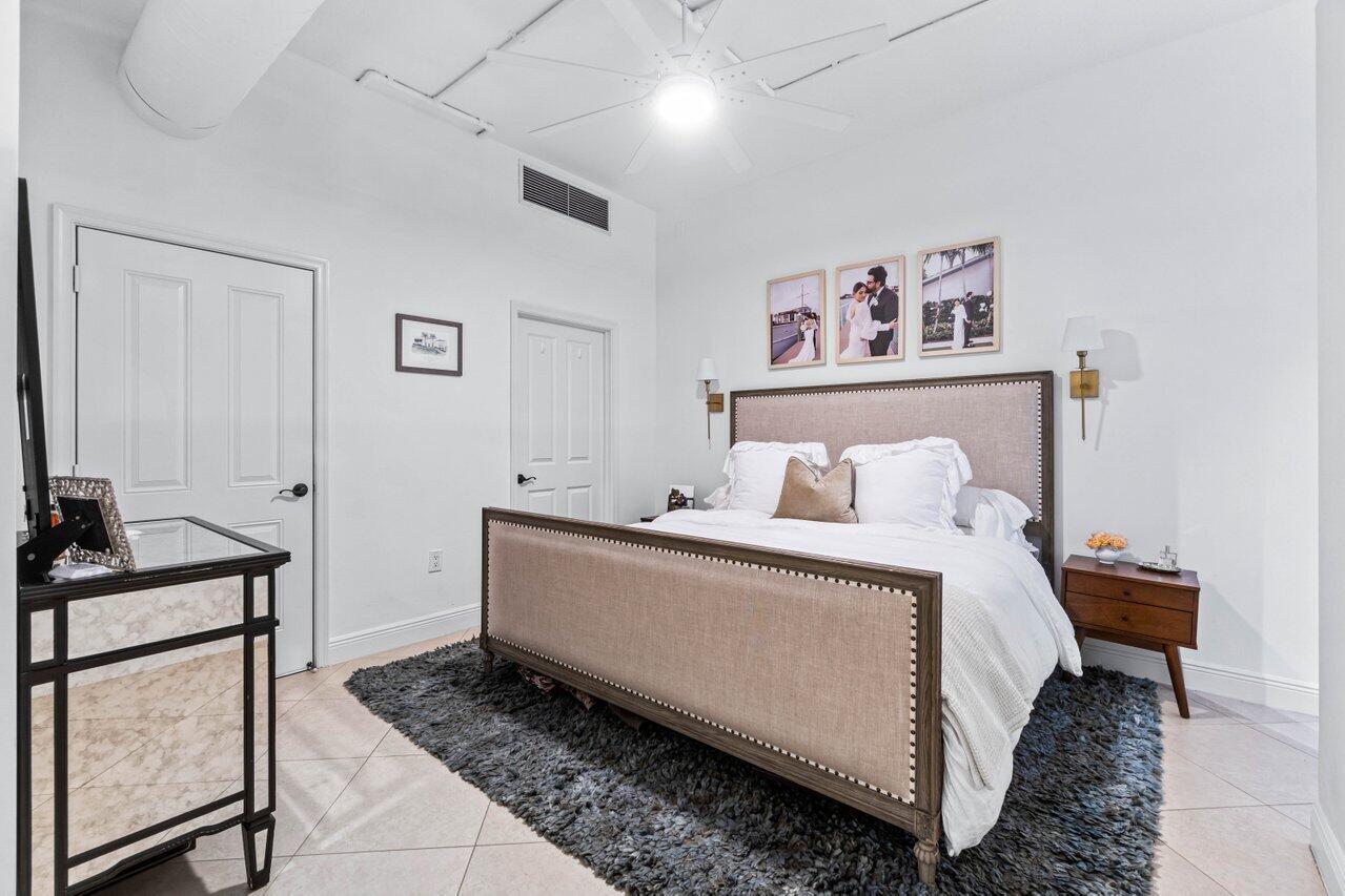 3940 N Flagler Drive 204