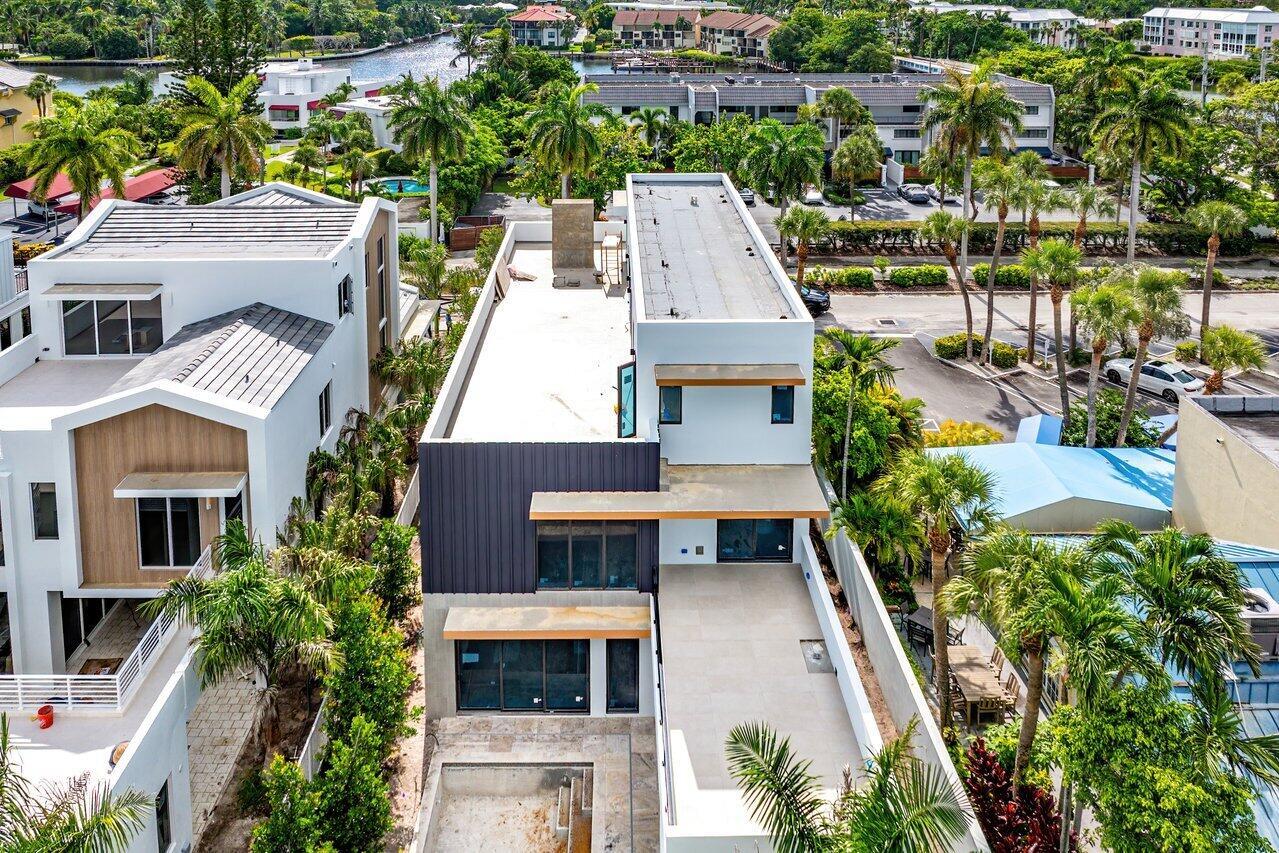 810 Palm Trail