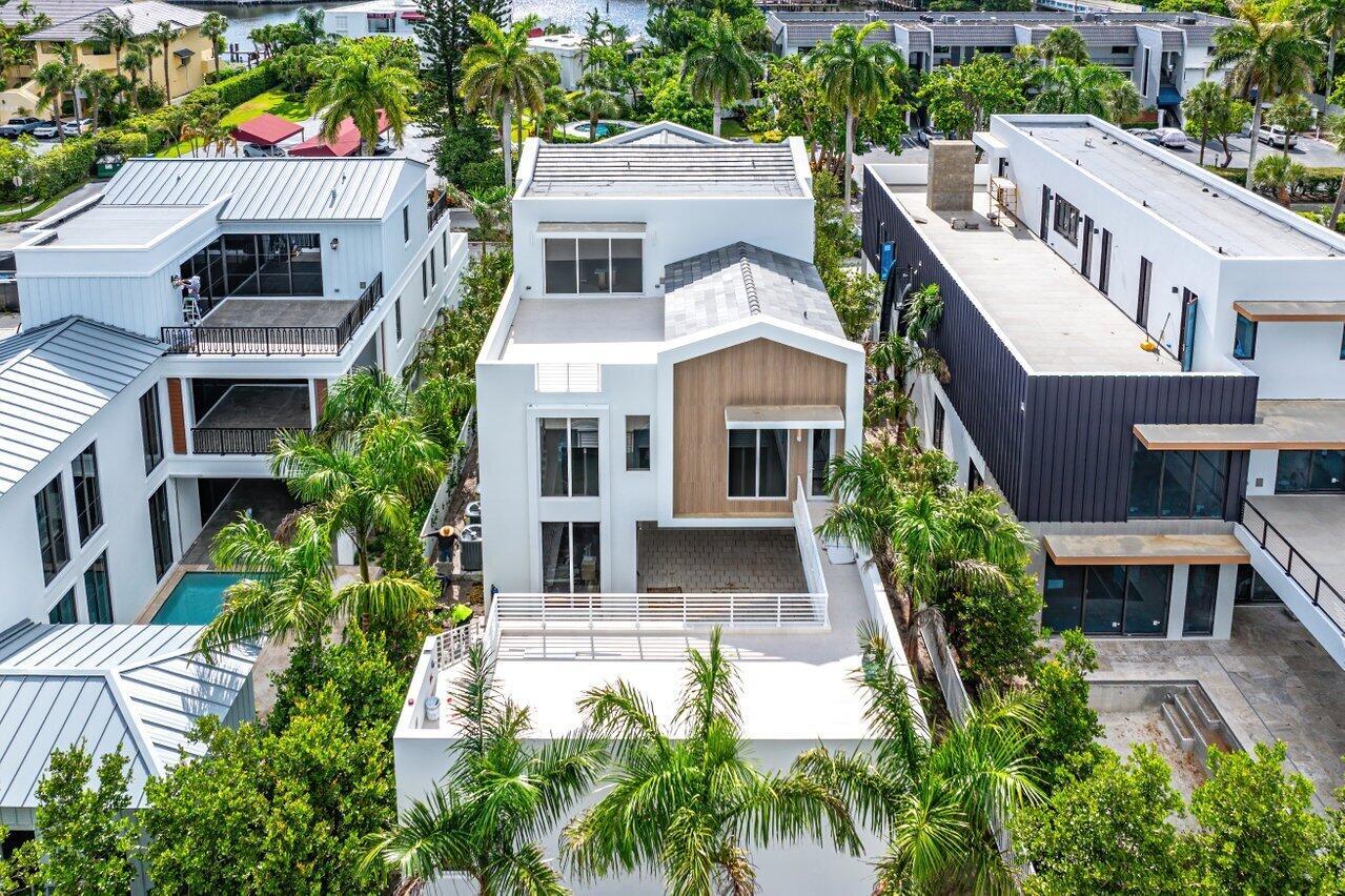 810 Palm Trail