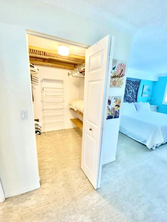 3594 S Ocean Boulevard 207