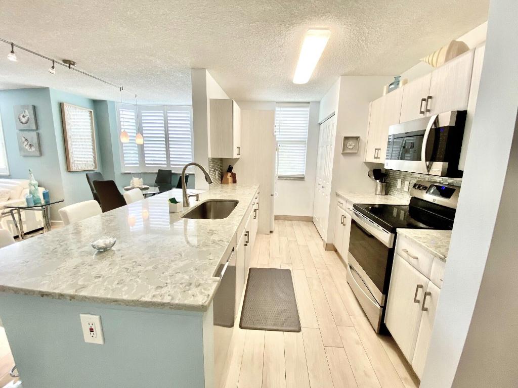 3594 S Ocean Boulevard 207