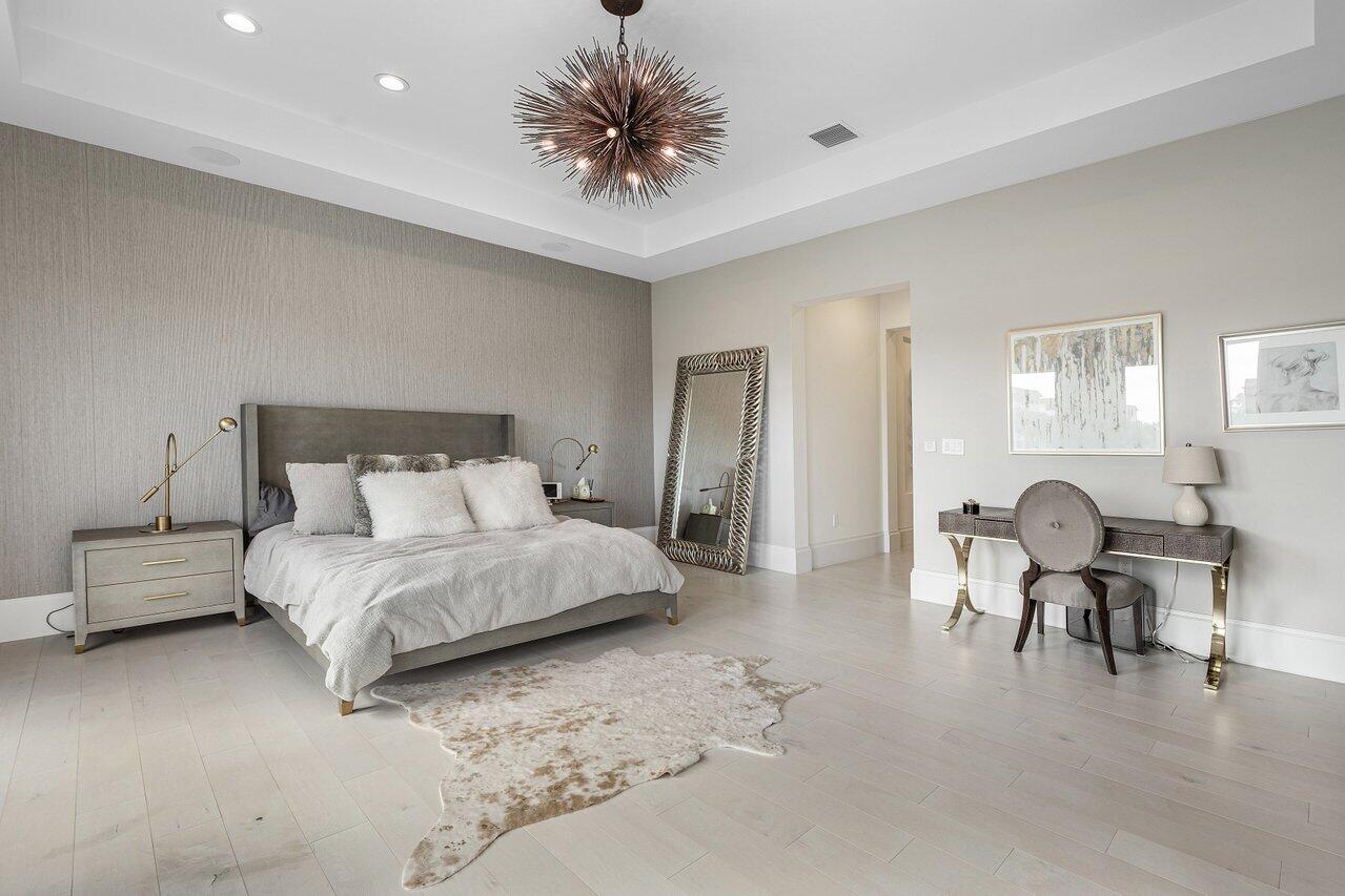 924 Evergreen Dr.