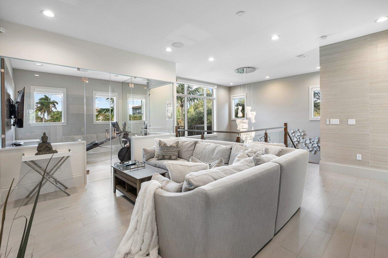 924 Evergreen Dr.