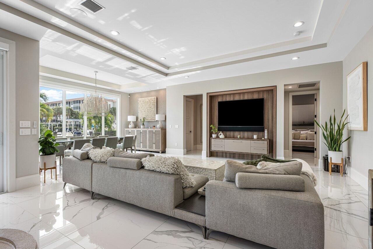 924 Evergreen Dr.