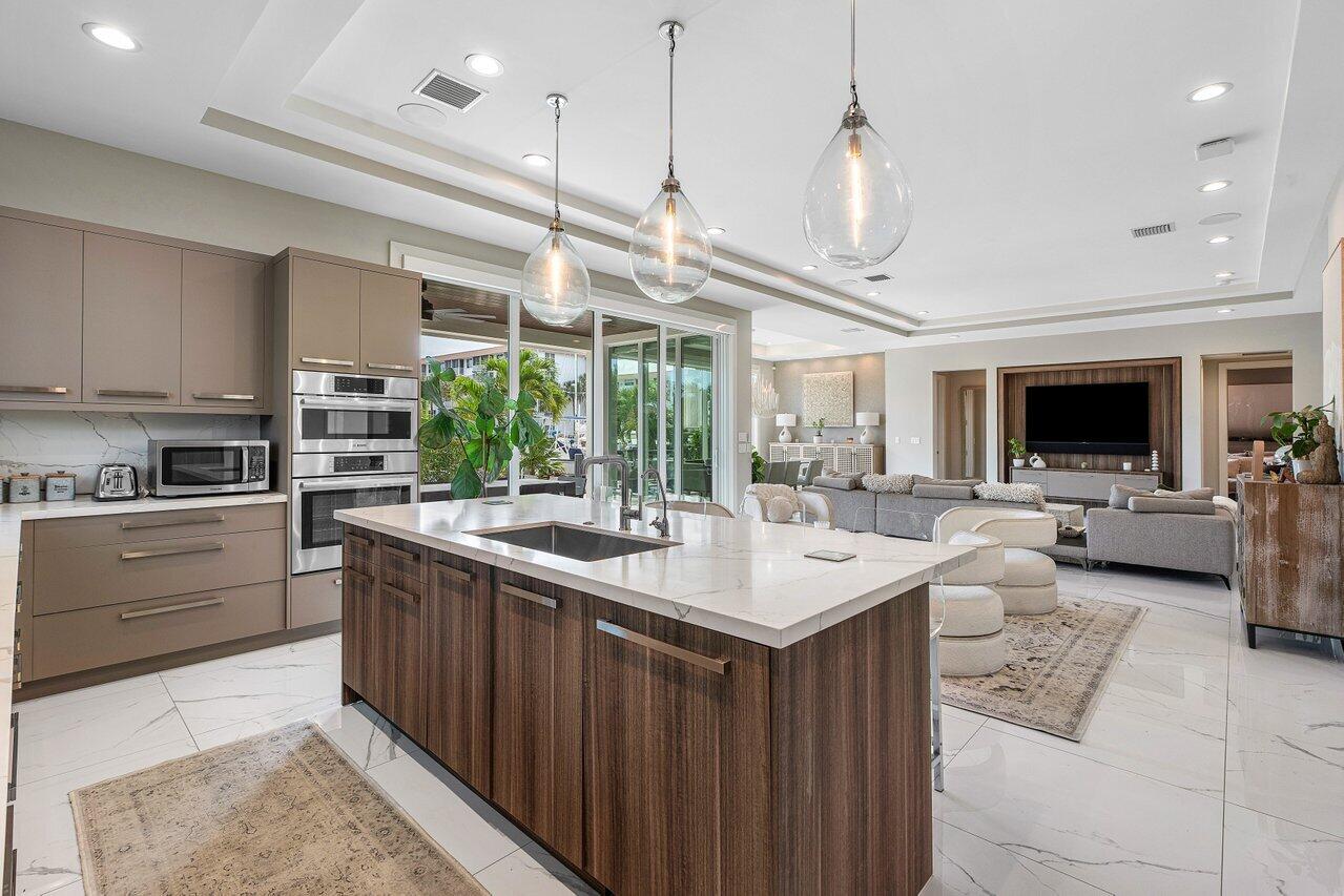 924 Evergreen Dr.