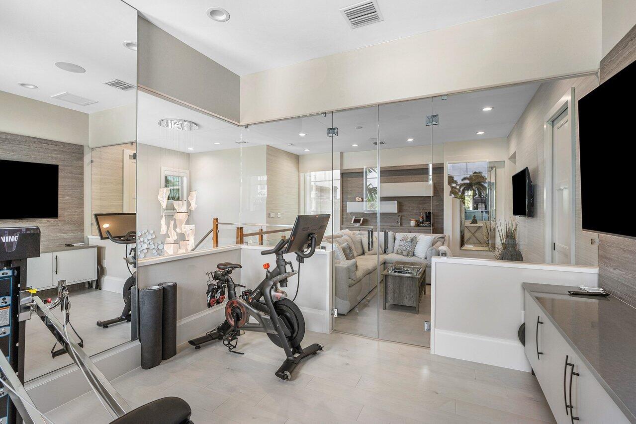 924 Evergreen Dr.