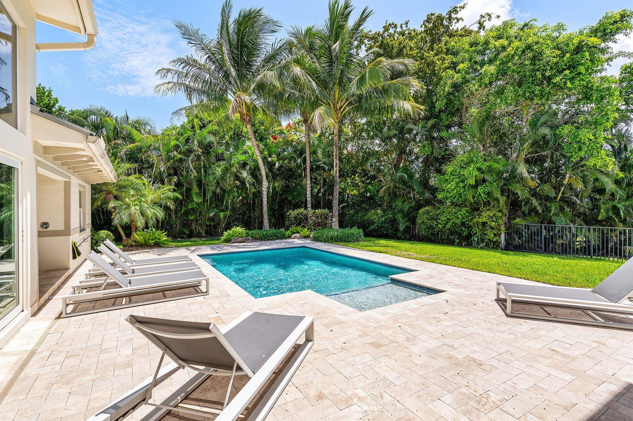 1400 Lake Drive