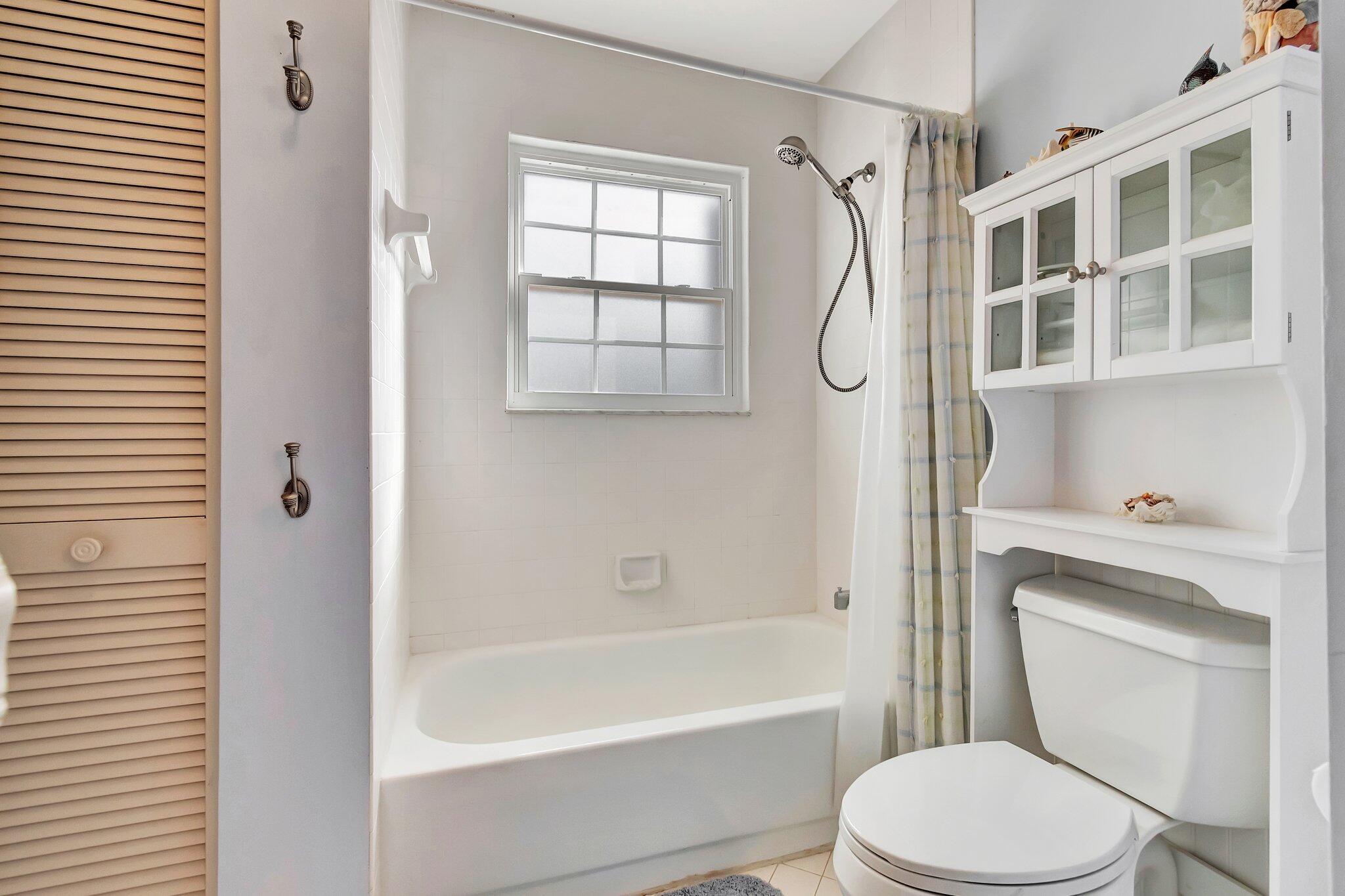 6393 Lansdowne Circle