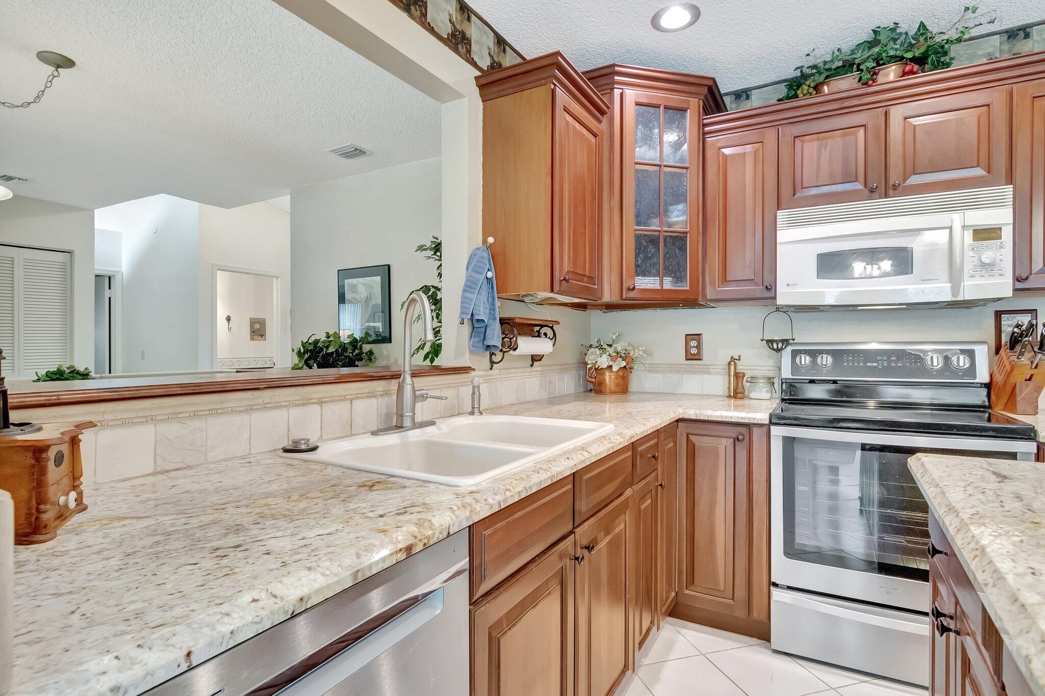 6393 Lansdowne Circle