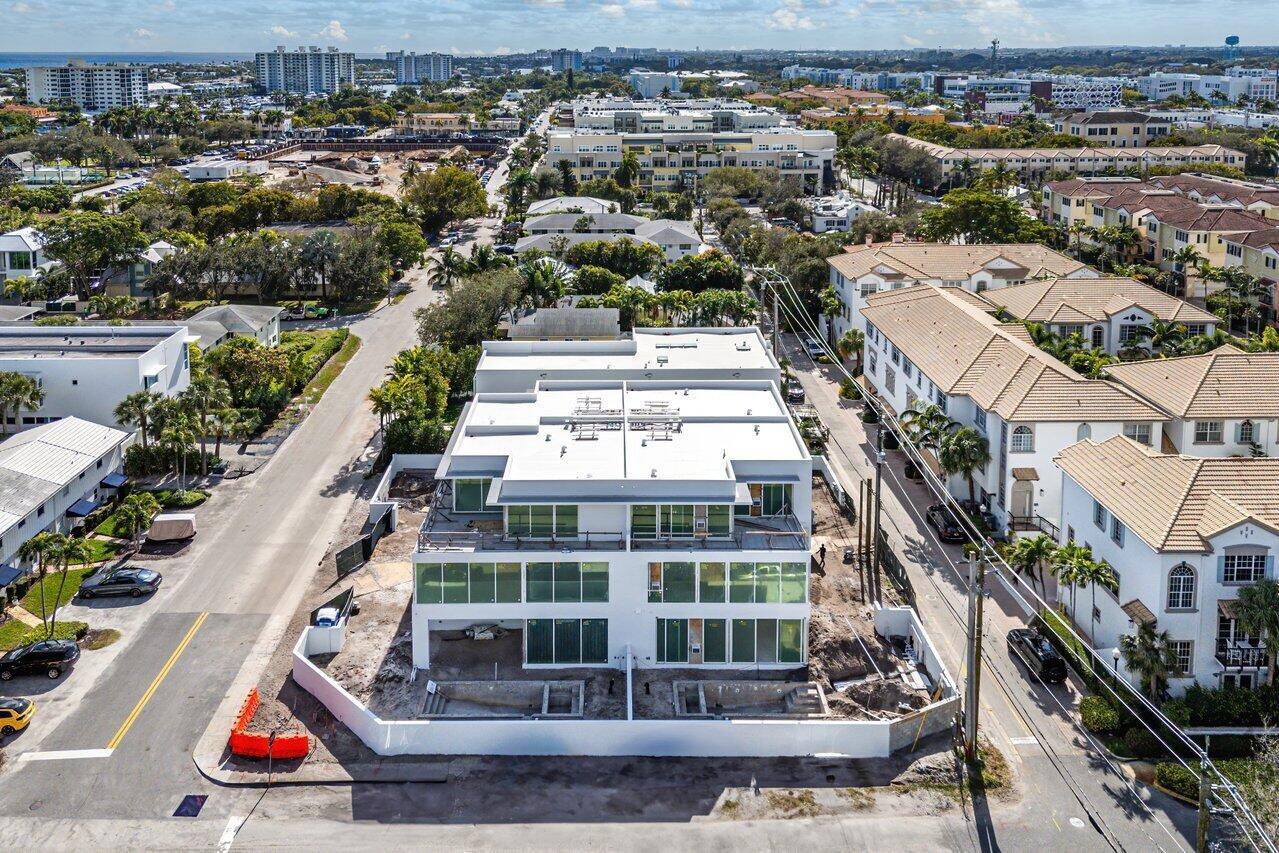 136 NE 7th Avenue