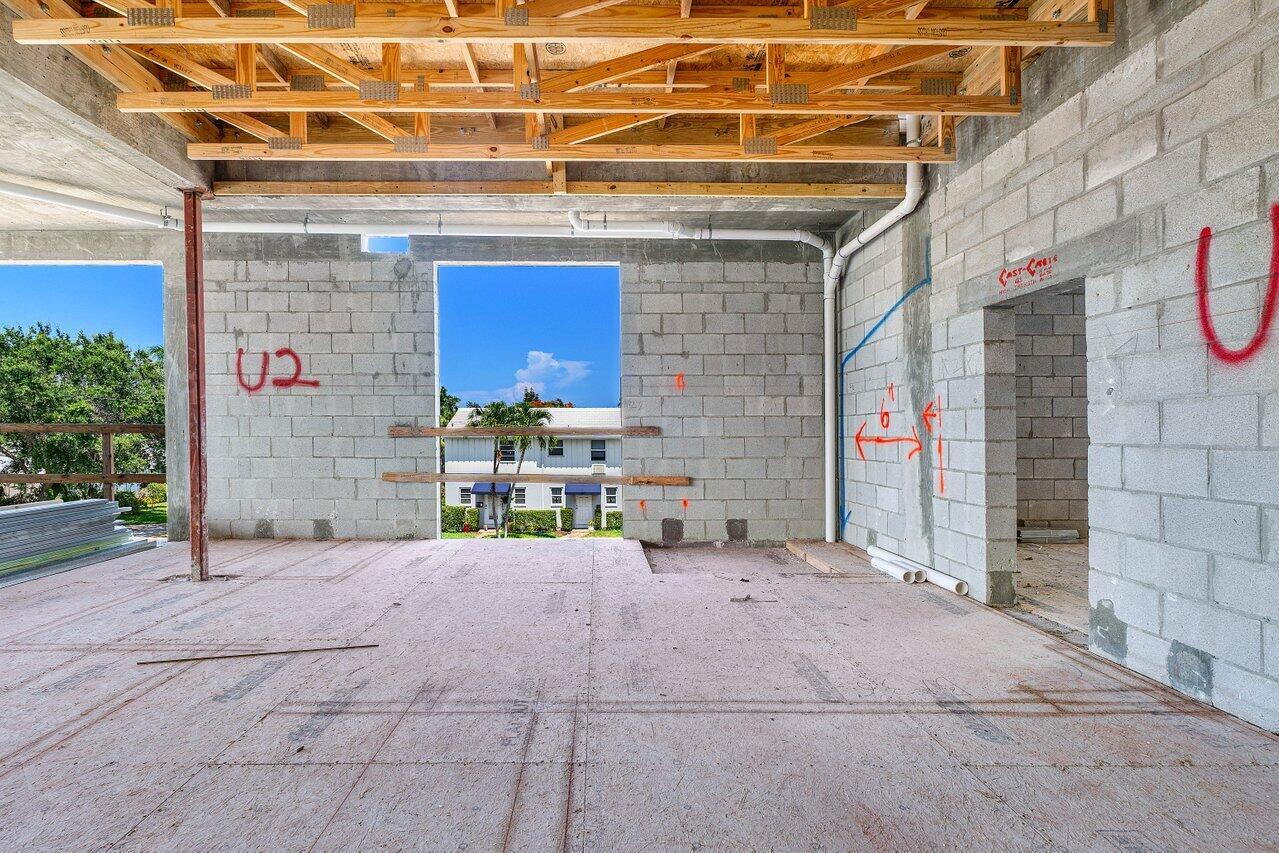 136 NE 7th Avenue