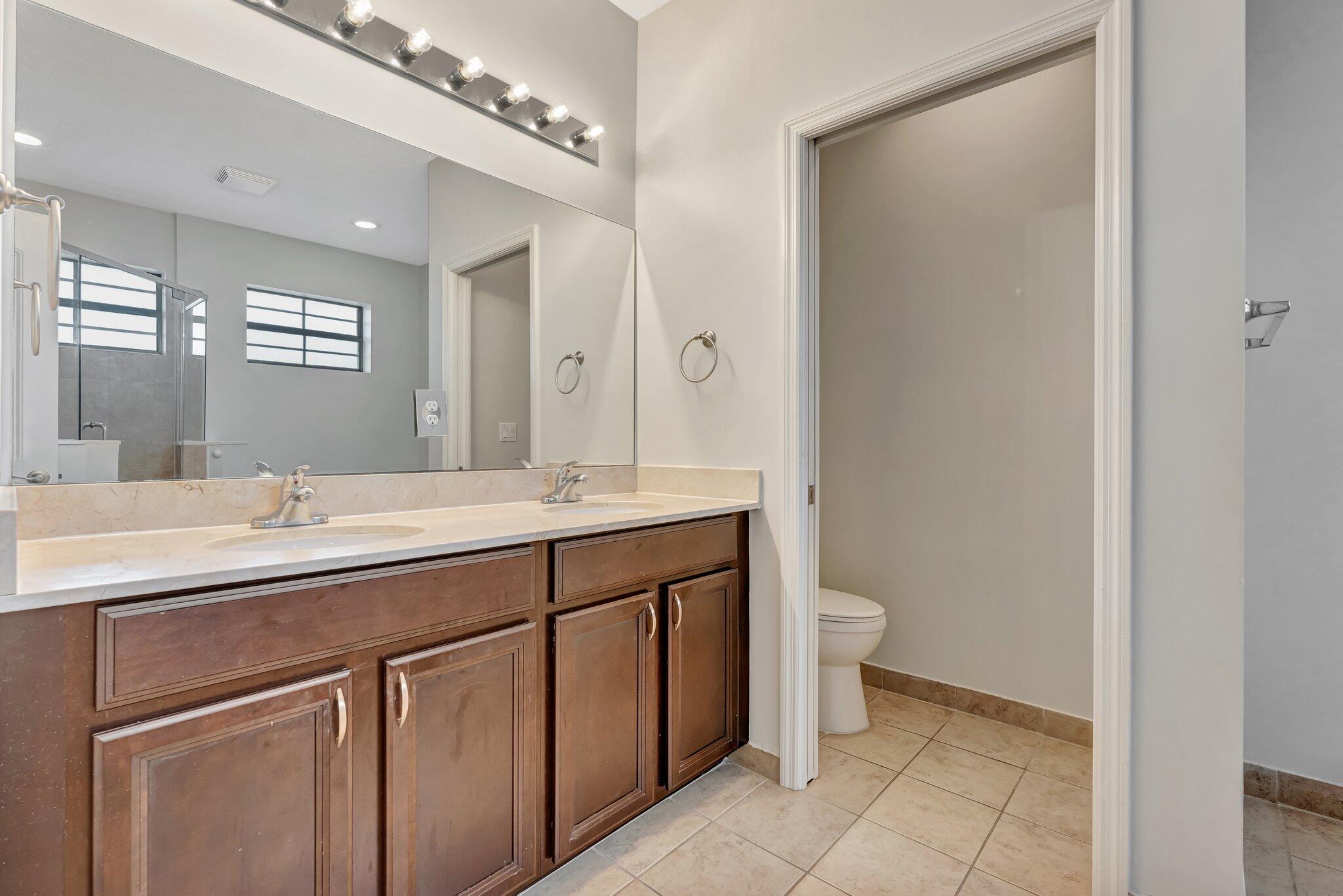 154 W Astor Circle