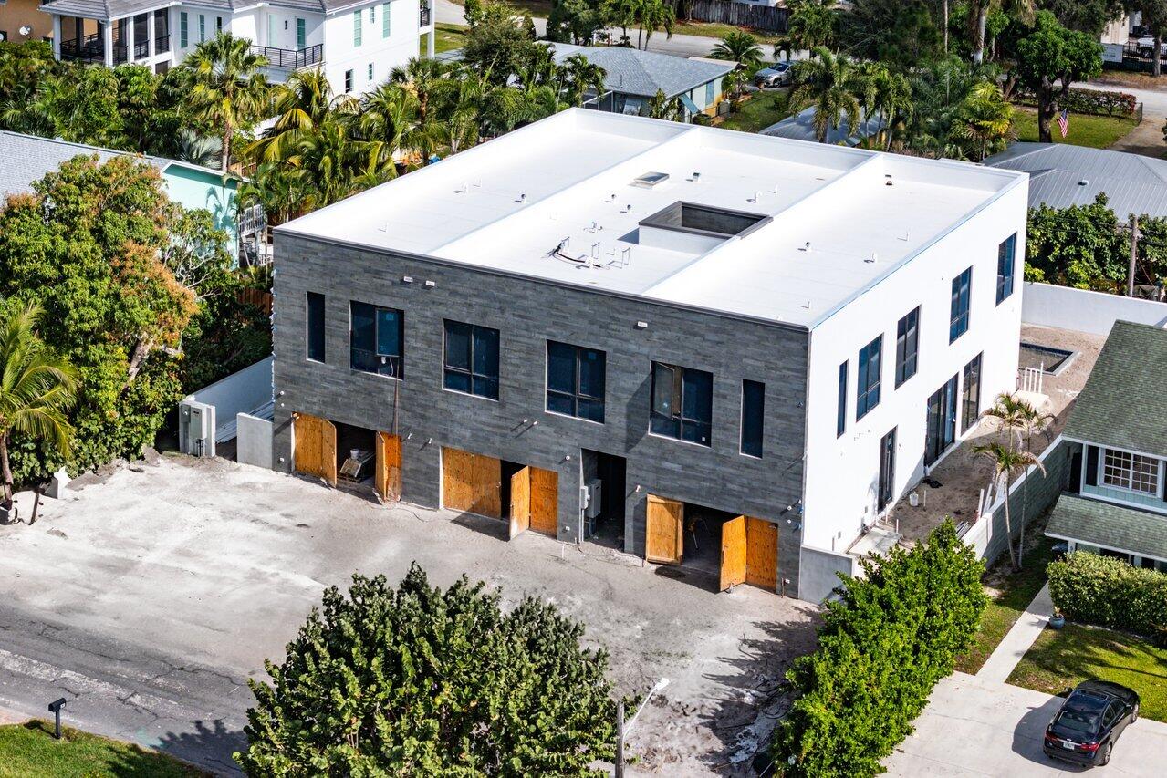 917 NE 8th Avenue