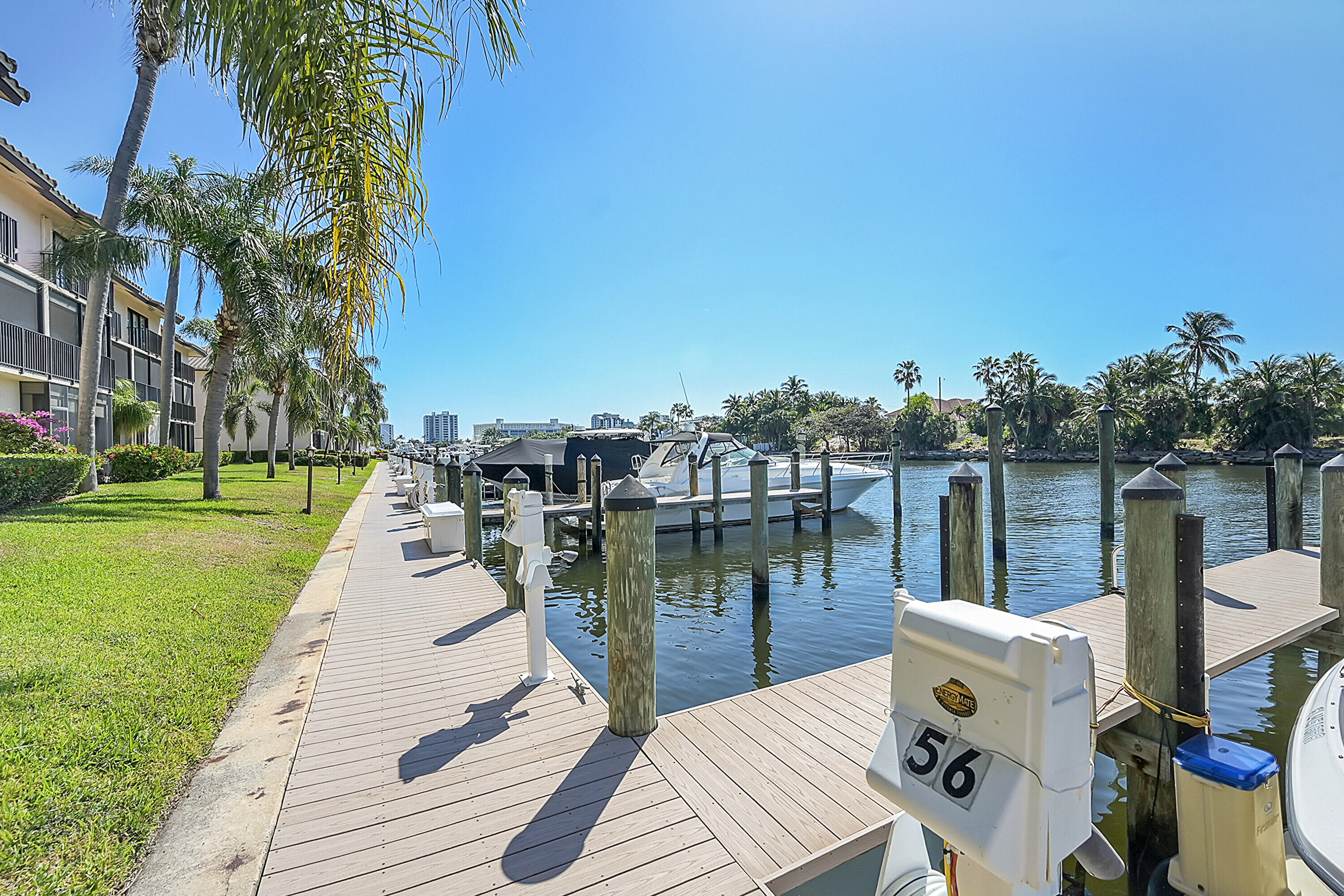 240 Captains Walk 517