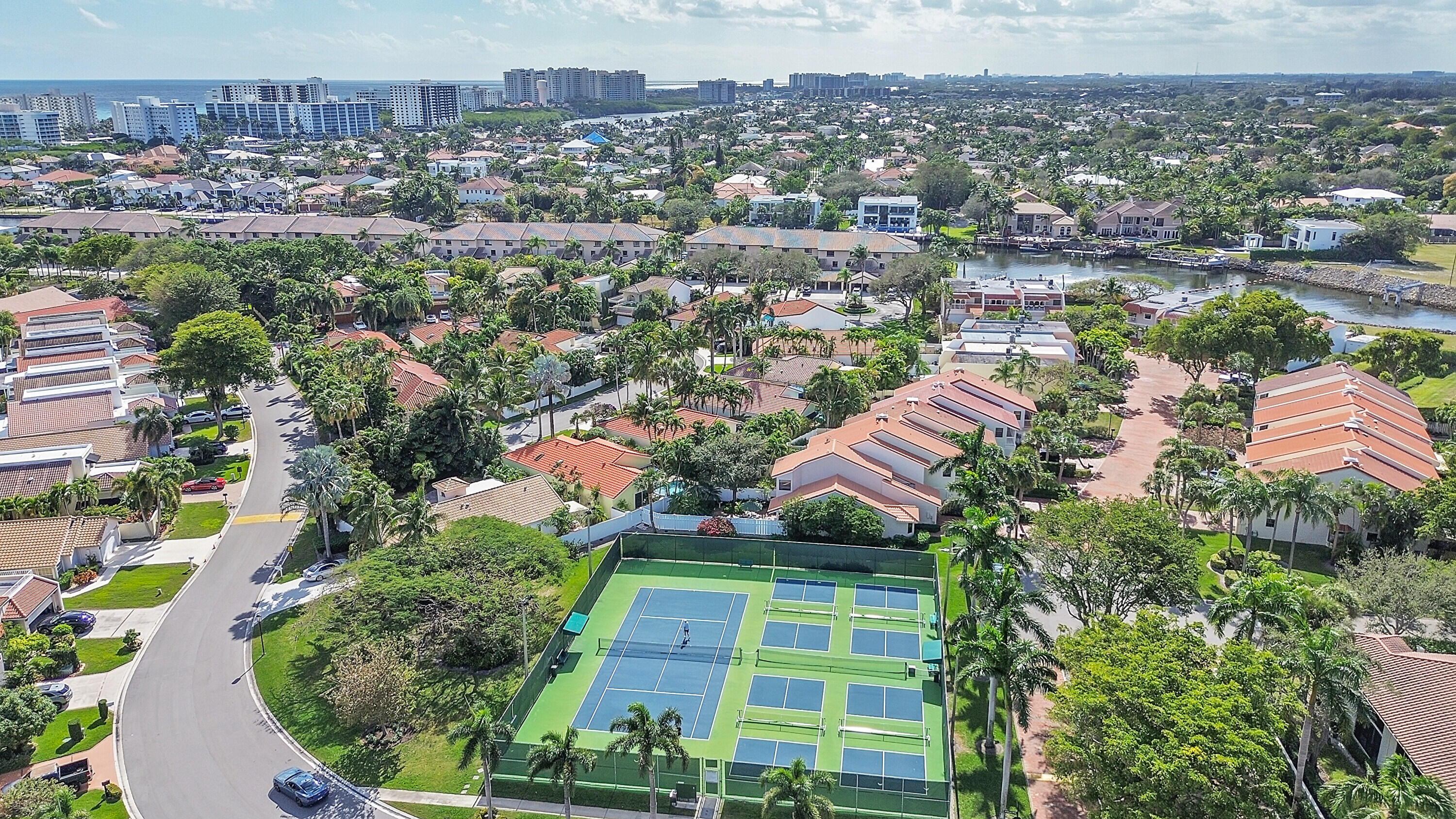 240 Captains Walk 517