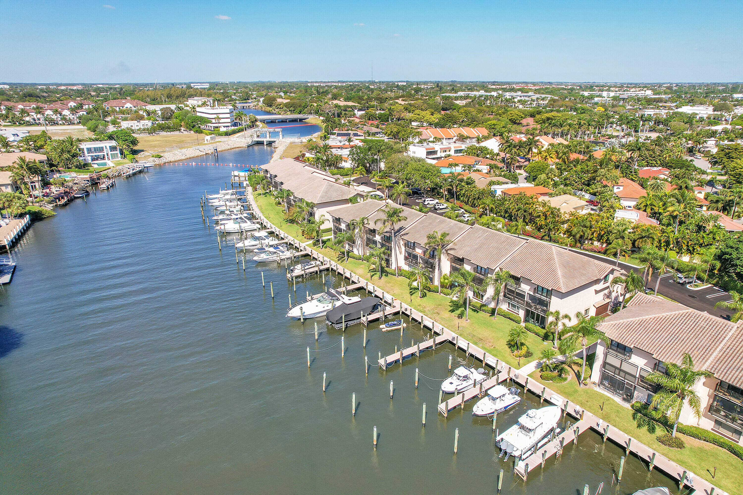 240 Captains Walk 517