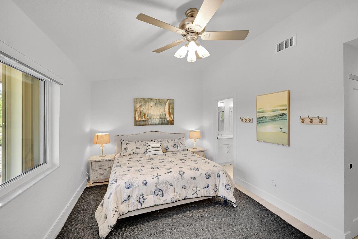 240 Captains Walk 517