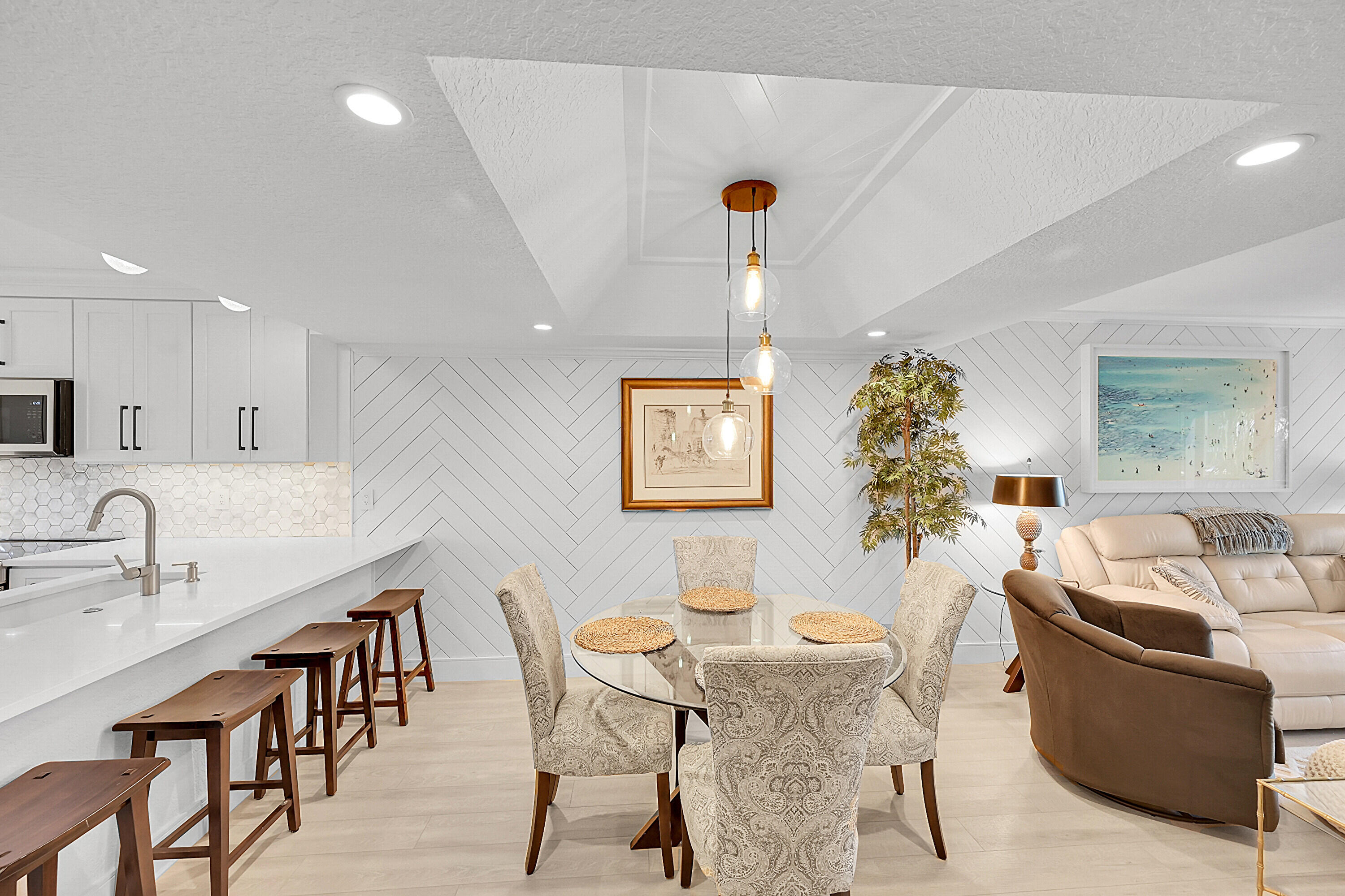 240 Captains Walk 517