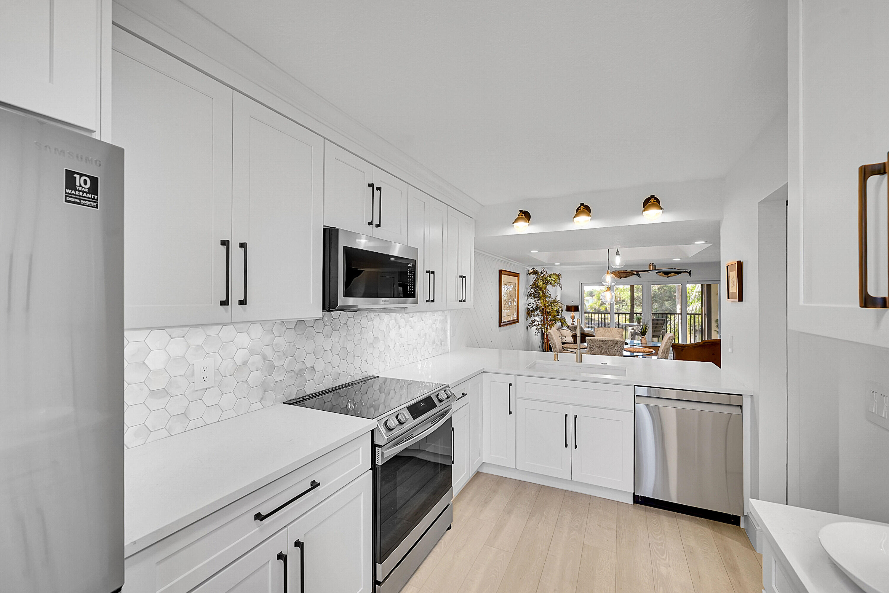 240 Captains Walk 517