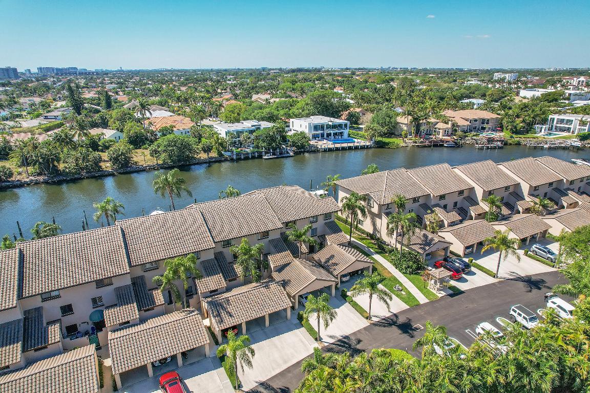 240 Captains Walk 517