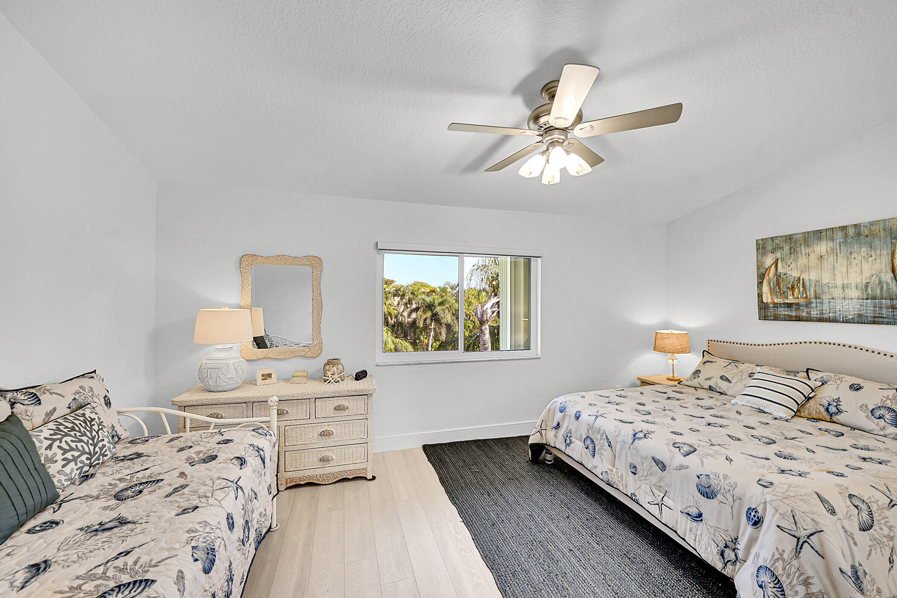 240 Captains Walk 517