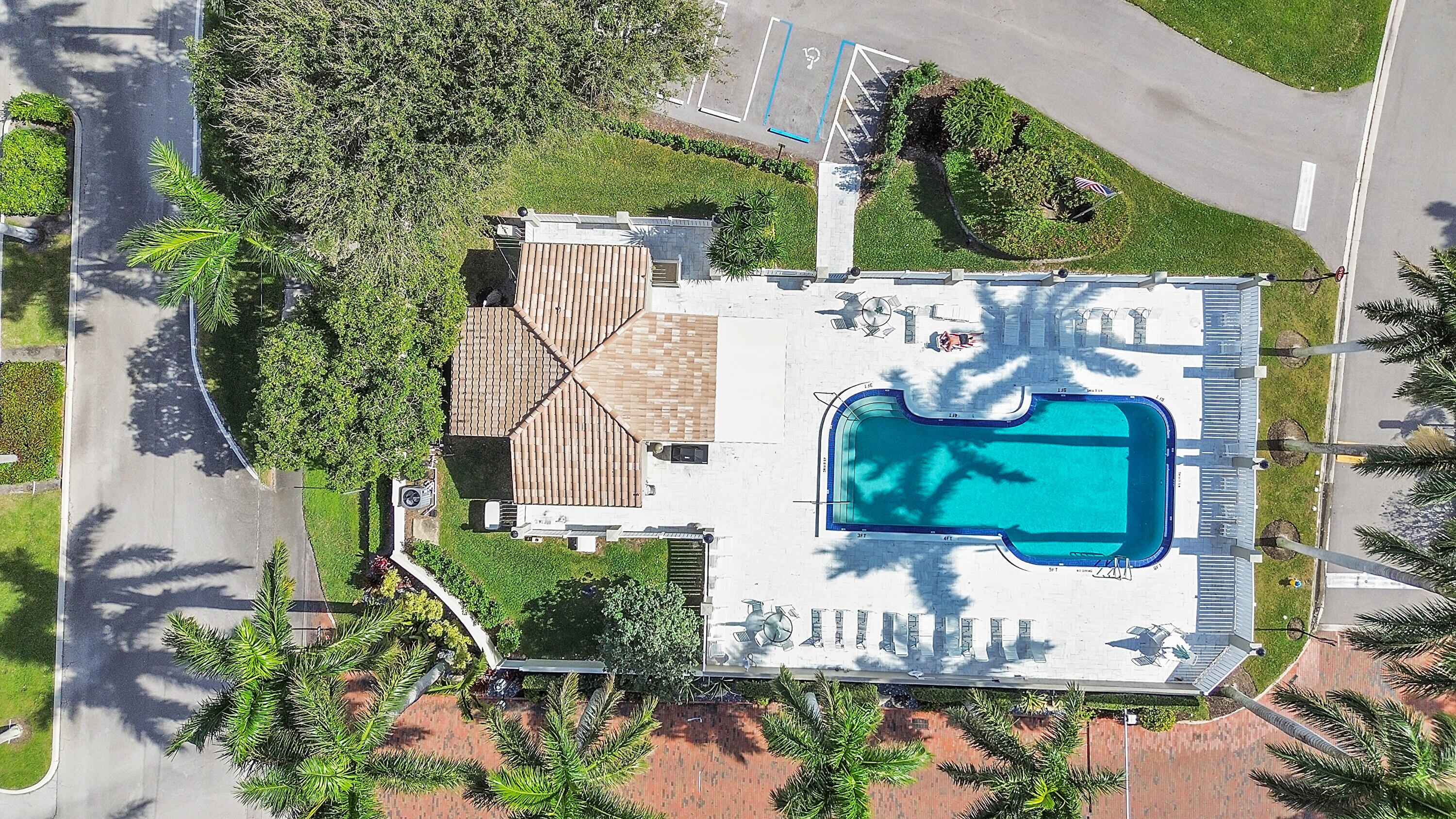 240 Captains Walk 517