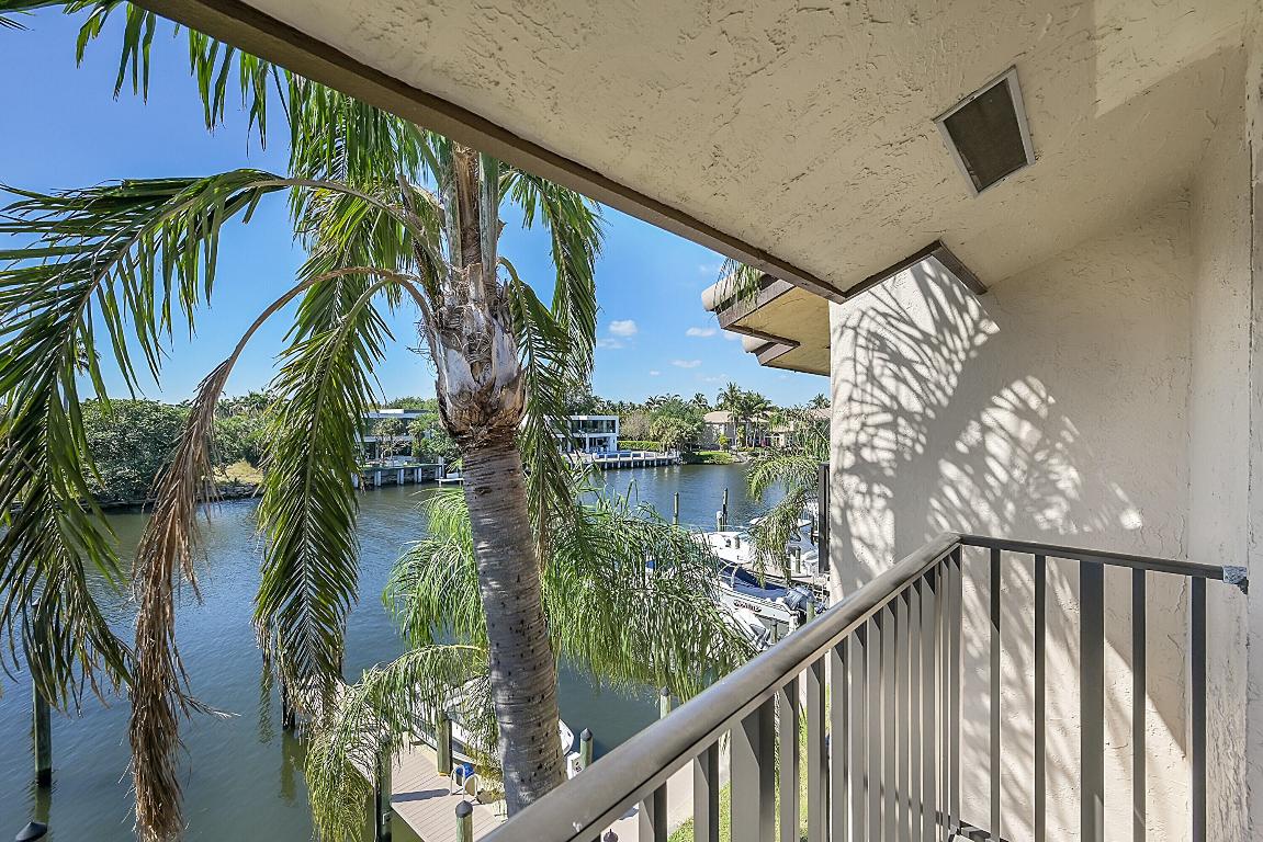 240 Captains Walk 517