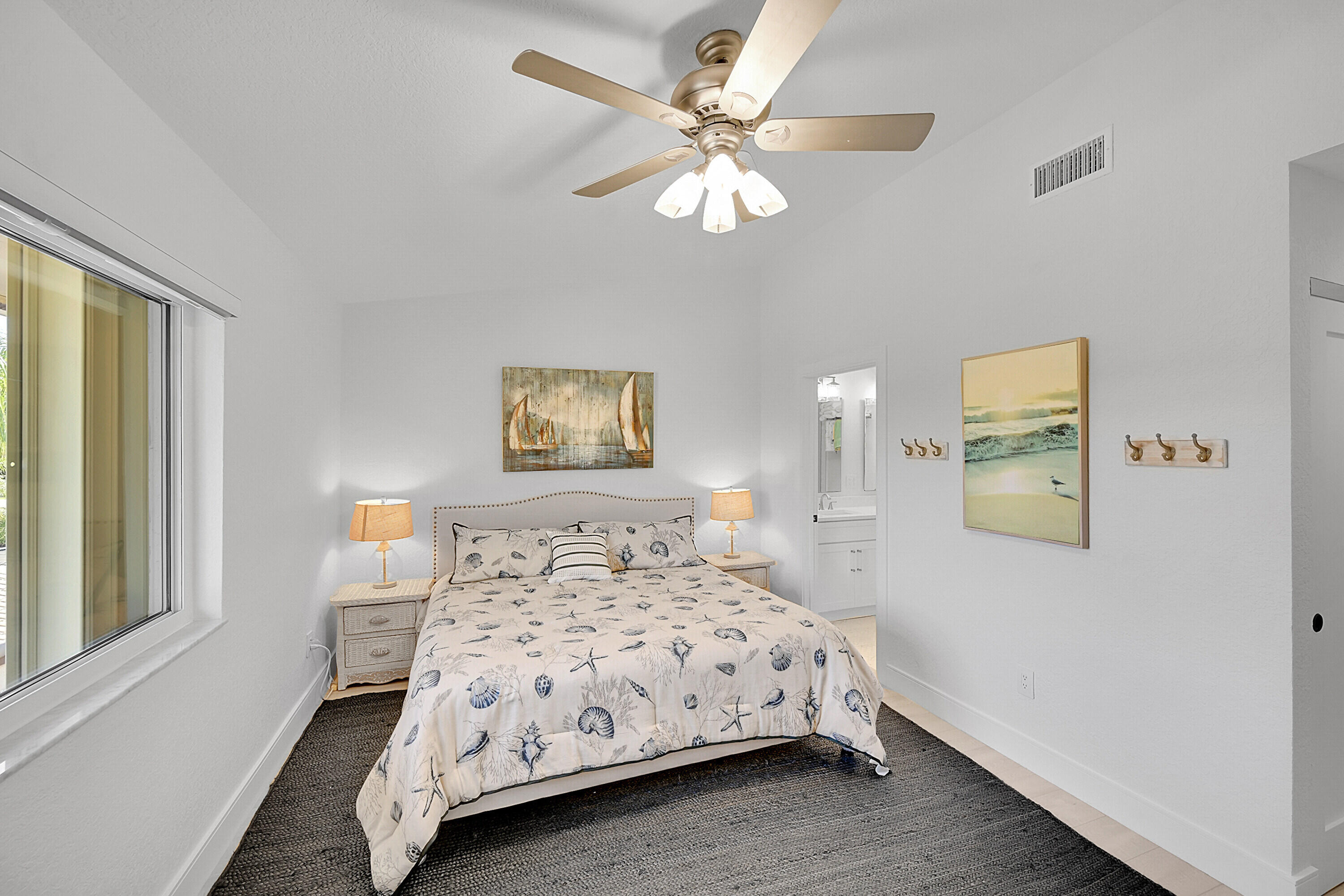 240 Captains Walk 517