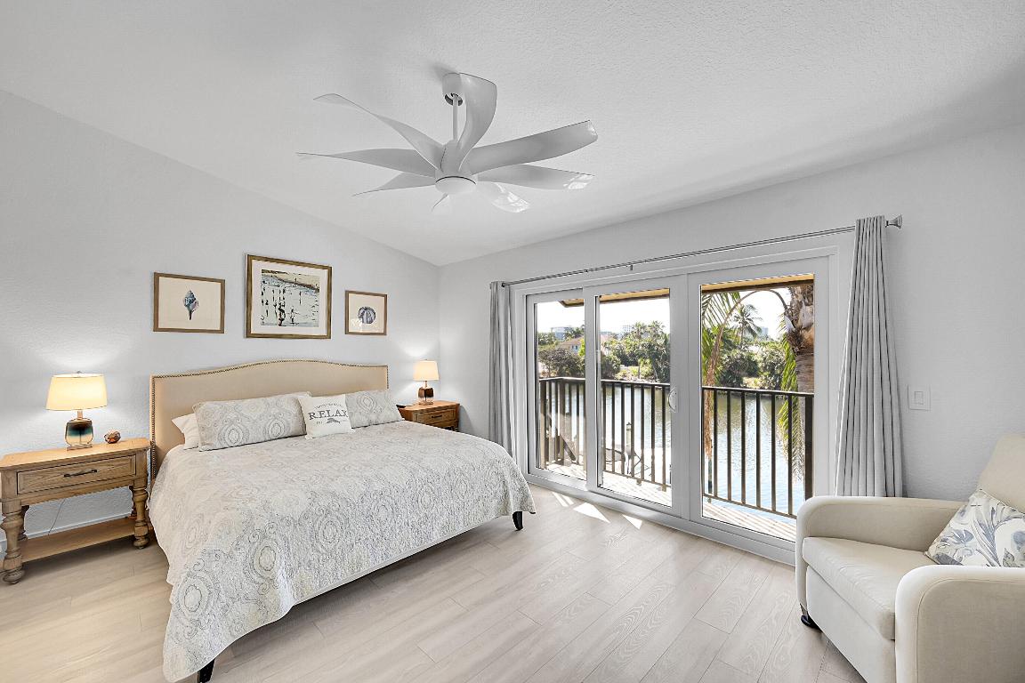 240 Captains Walk 517