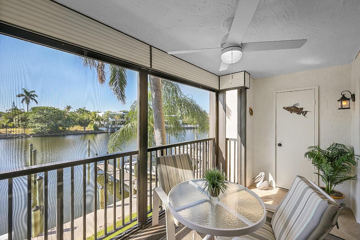 240 Captains Walk 517