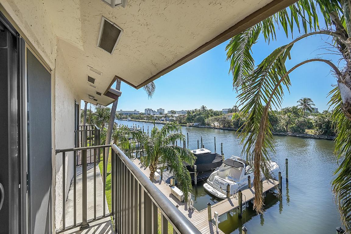 240 Captains Walk 517