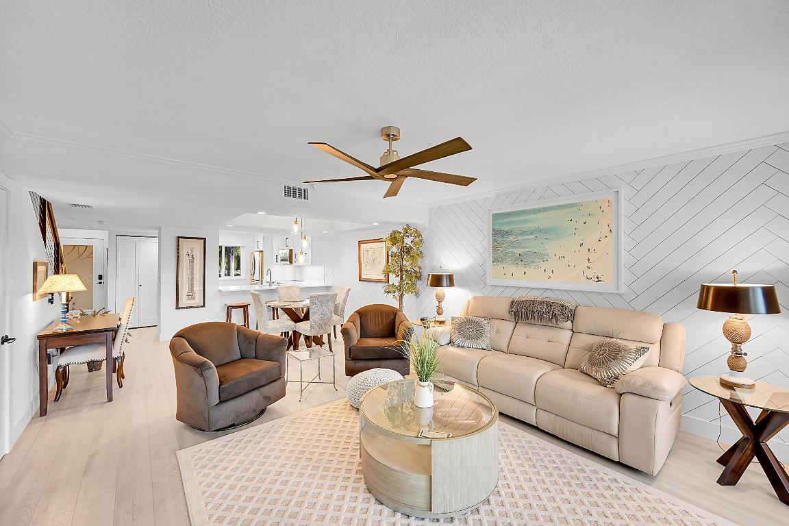 240 Captains Walk 517